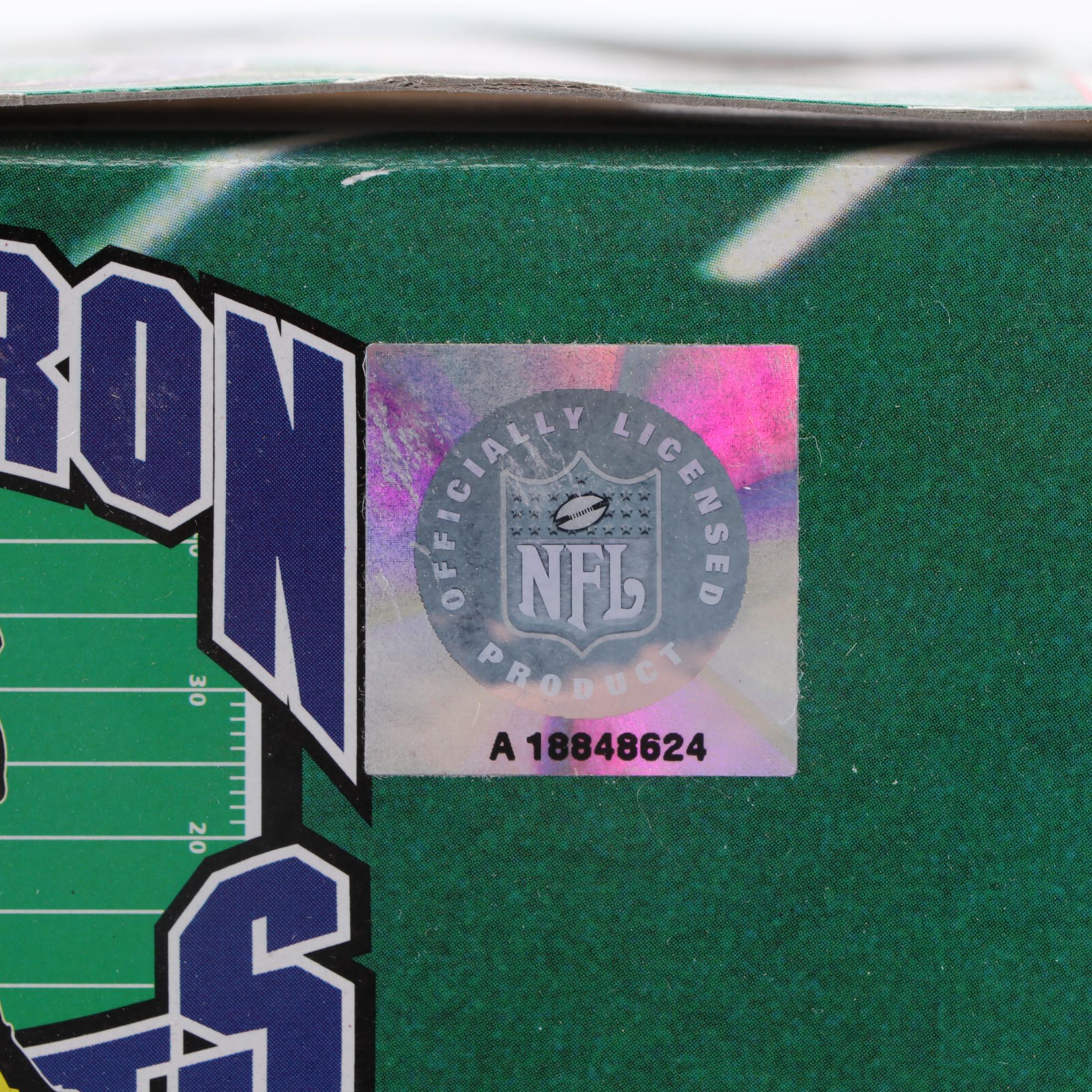 Kenner Starting Lineup Brett Favre and Other Gridiron Greats Action Figures