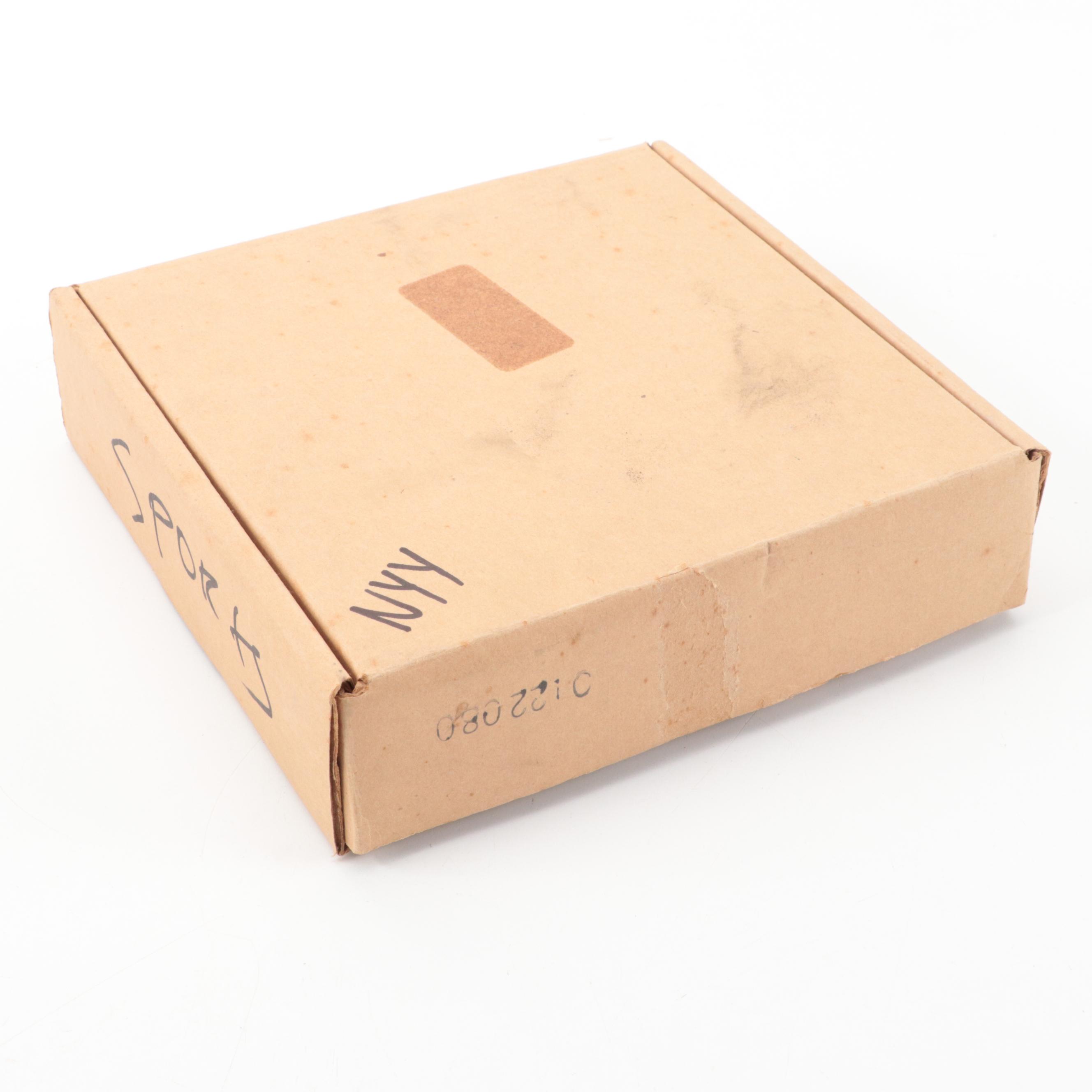 Sports Impressions Mickey Mantle Porcelain Collector Plate and Baseball Figurine