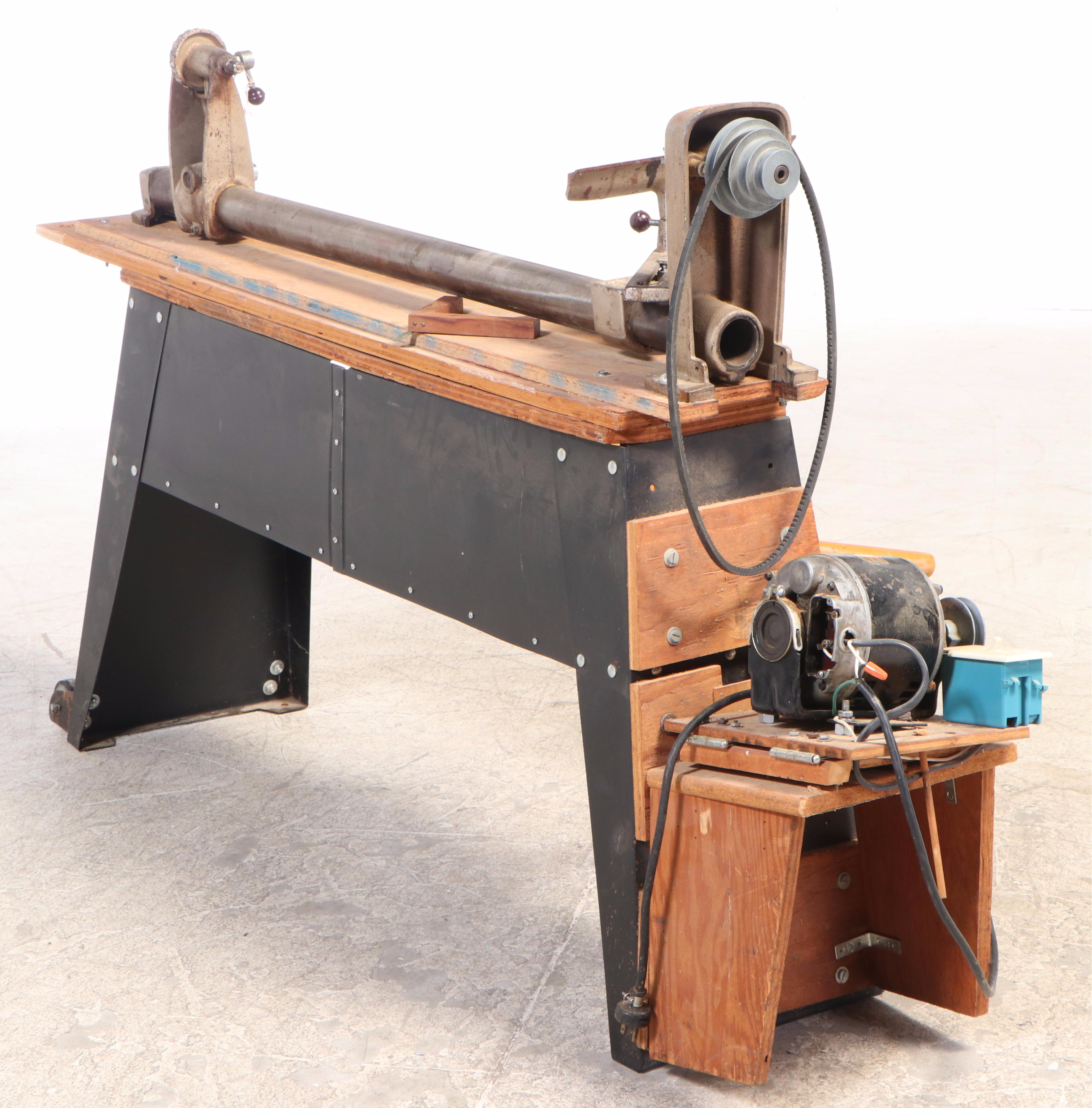 Duracraft Wood Lathe Stand with Electric Lathe and Eight Chisels
