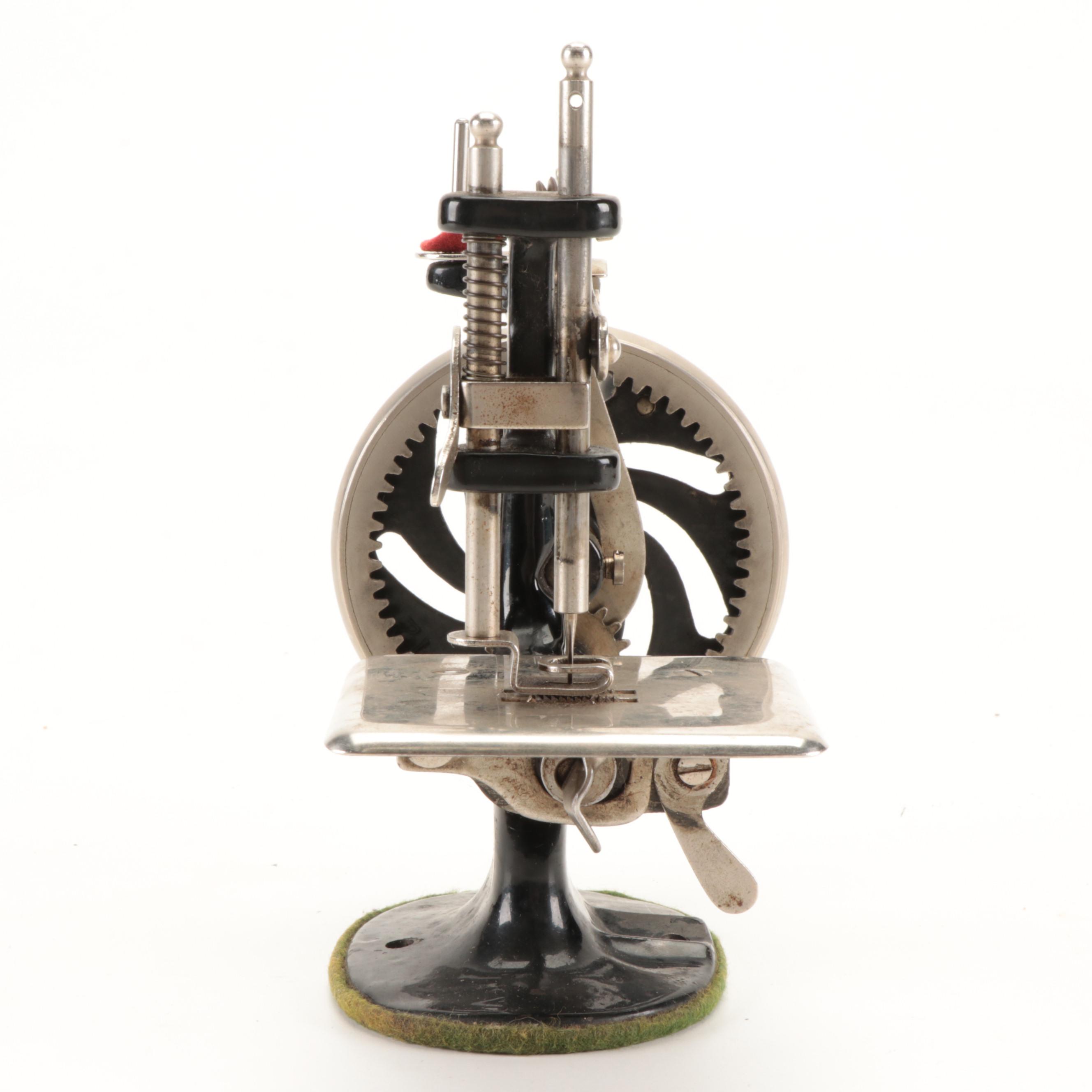 Singer Miniature Hand-Crank Toy Sewing Machine, Early to Mid-20th C.