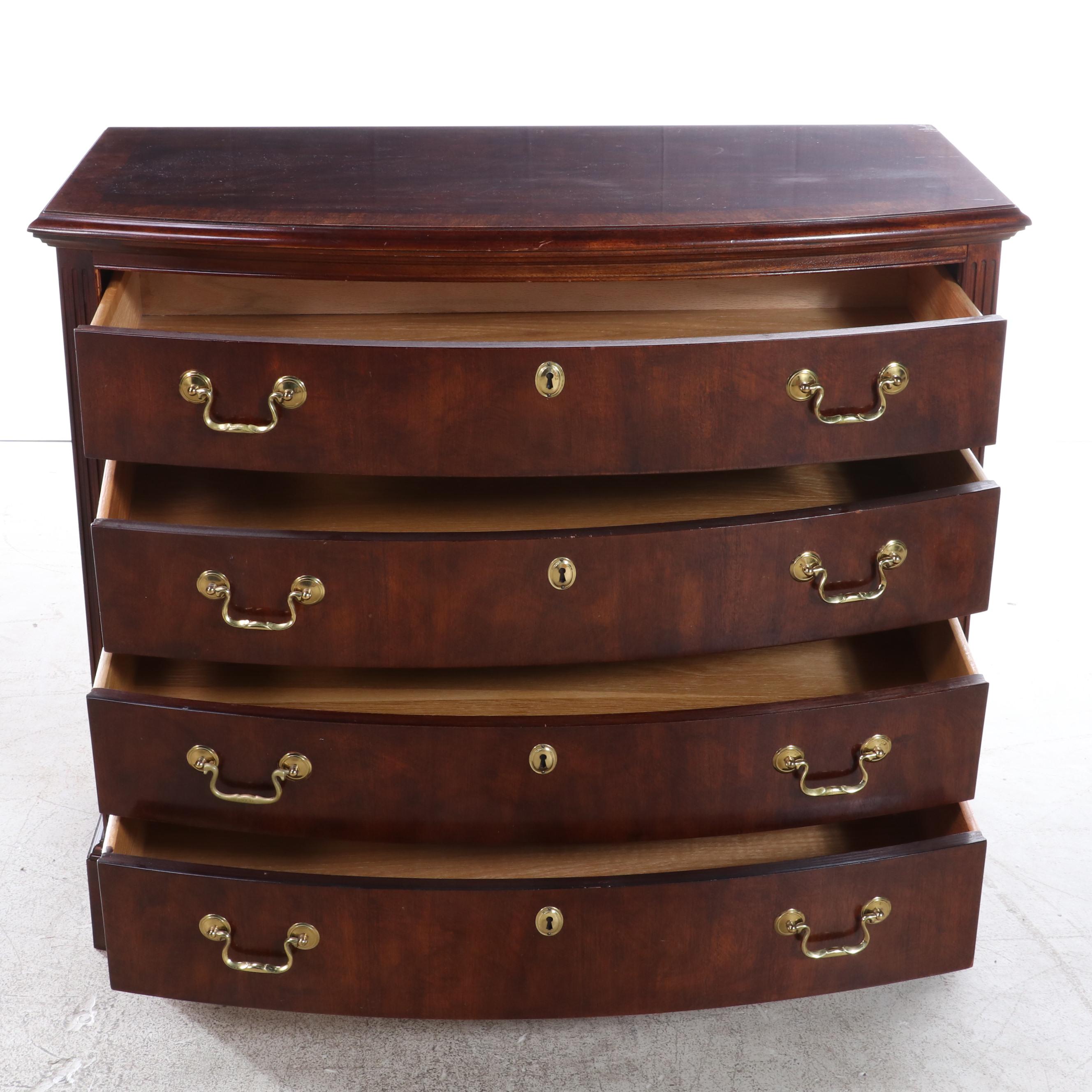 Thomasville "The Mahogany Collection" Dresser with Mirror, Late 20th Century