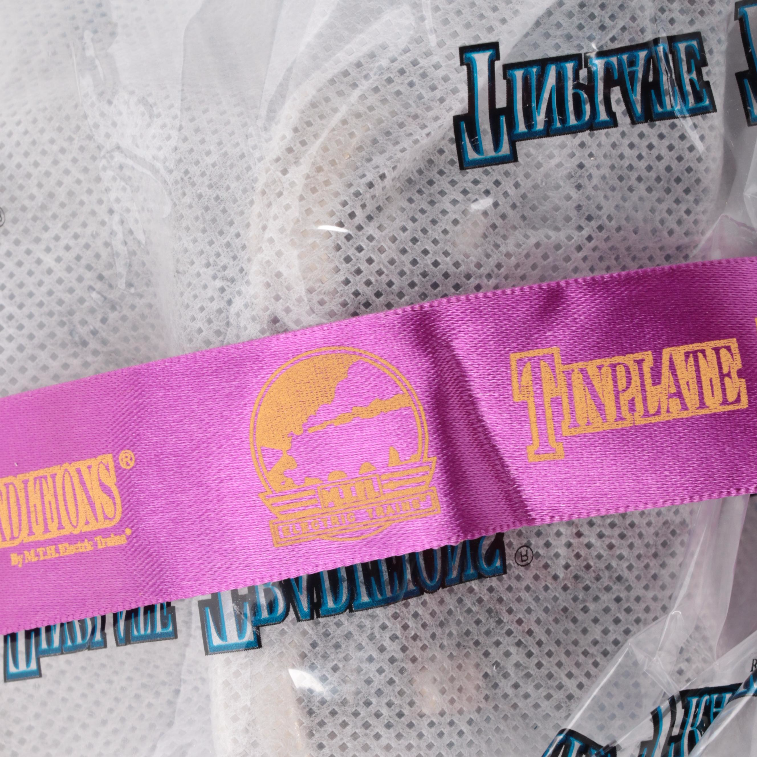 MTH Electric Trains 200 Series Std. Gauge Cabooses and Searchlight Car