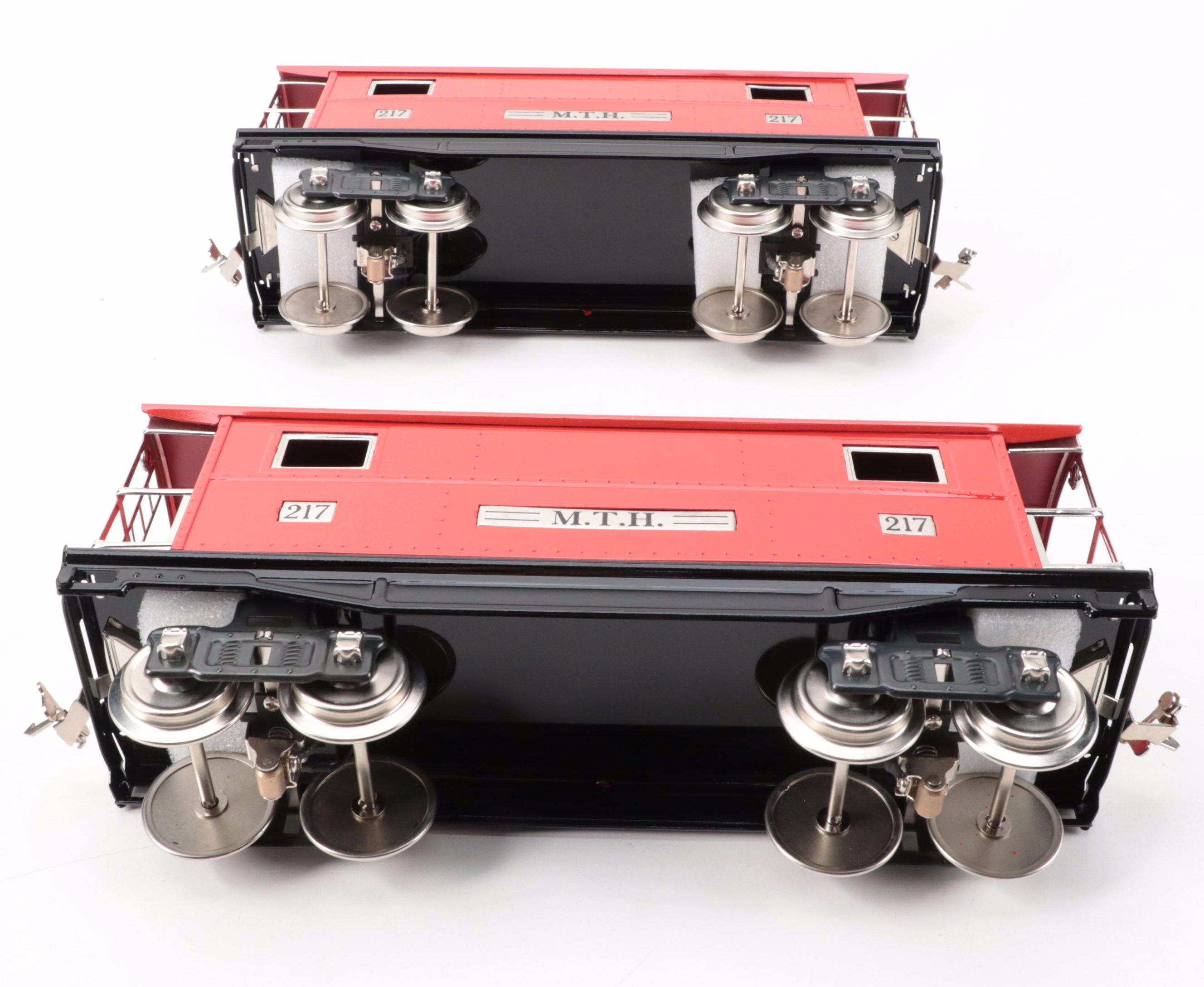 MTH Electric Trains 200 Series Std. Gauge Cabooses and Searchlight Car