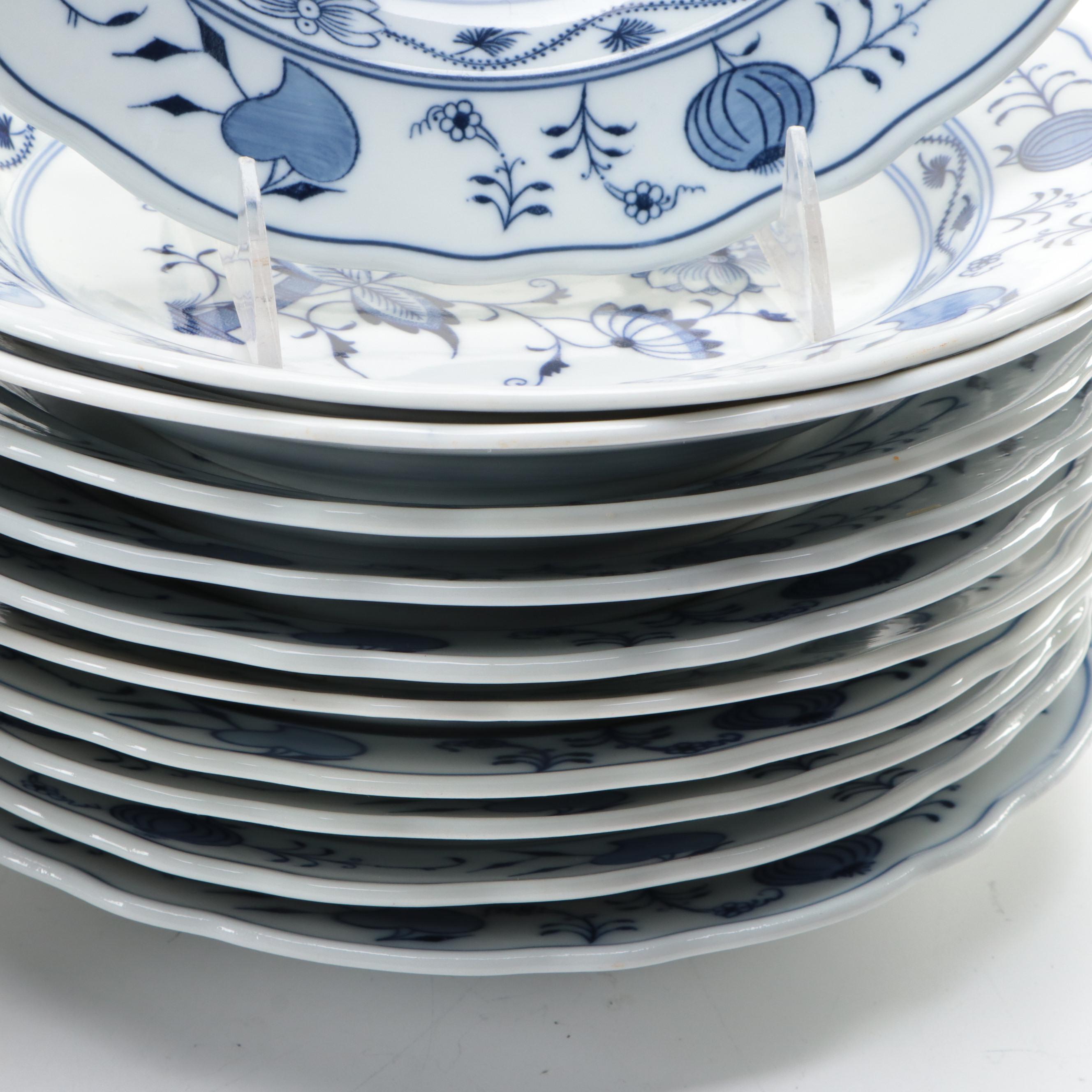Meissen "Blue Onion" Porcelain Dinner Plates, Early to Mid-20th Century