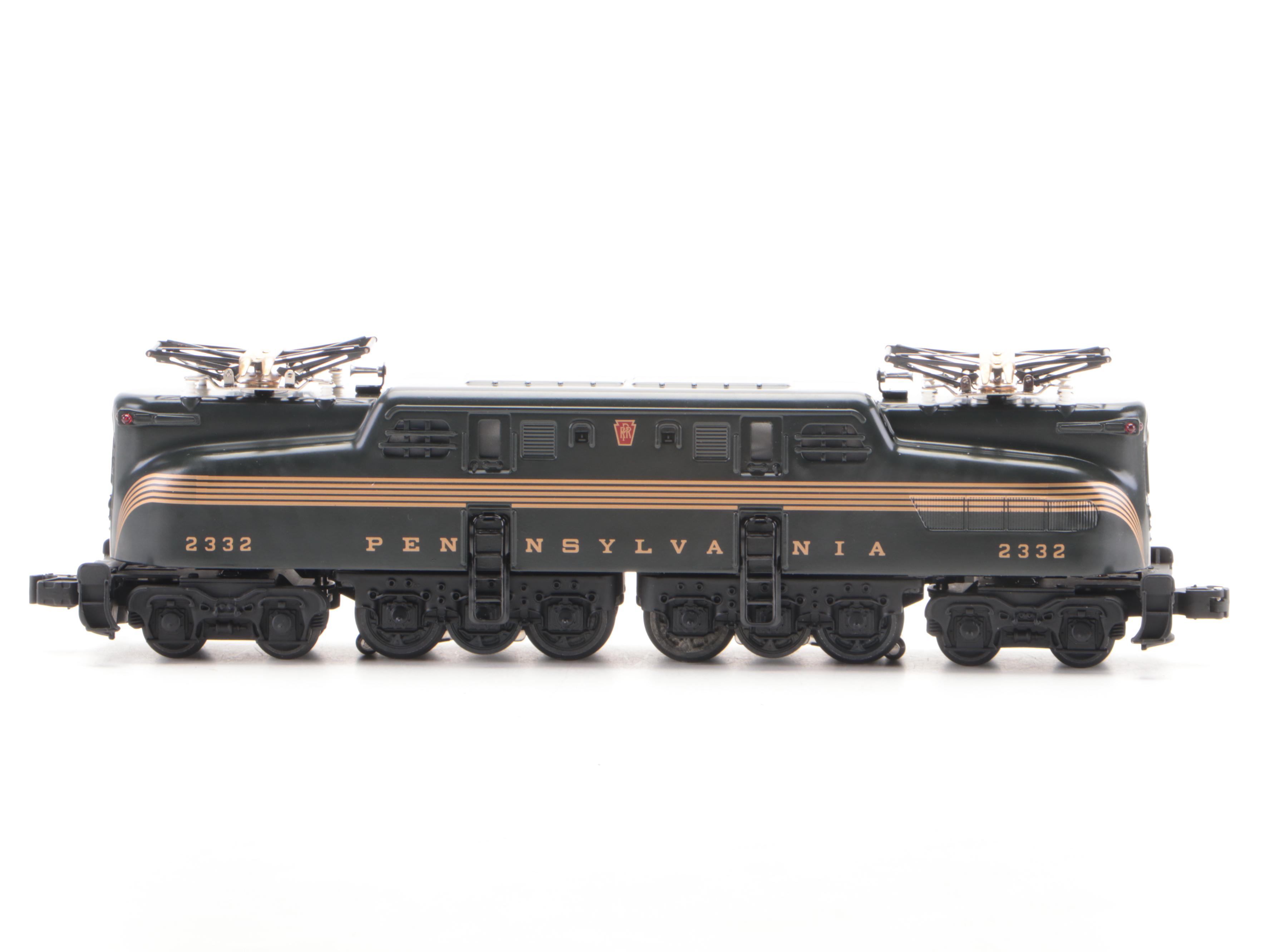 Lionel "Lionel Lines" O-Scale Passenger Cars and Locomotive