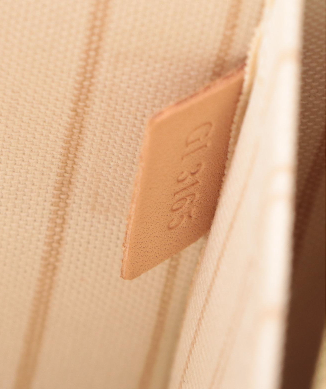 Louis Vuitton Neverfull Pochette in Damier Azur Canvas