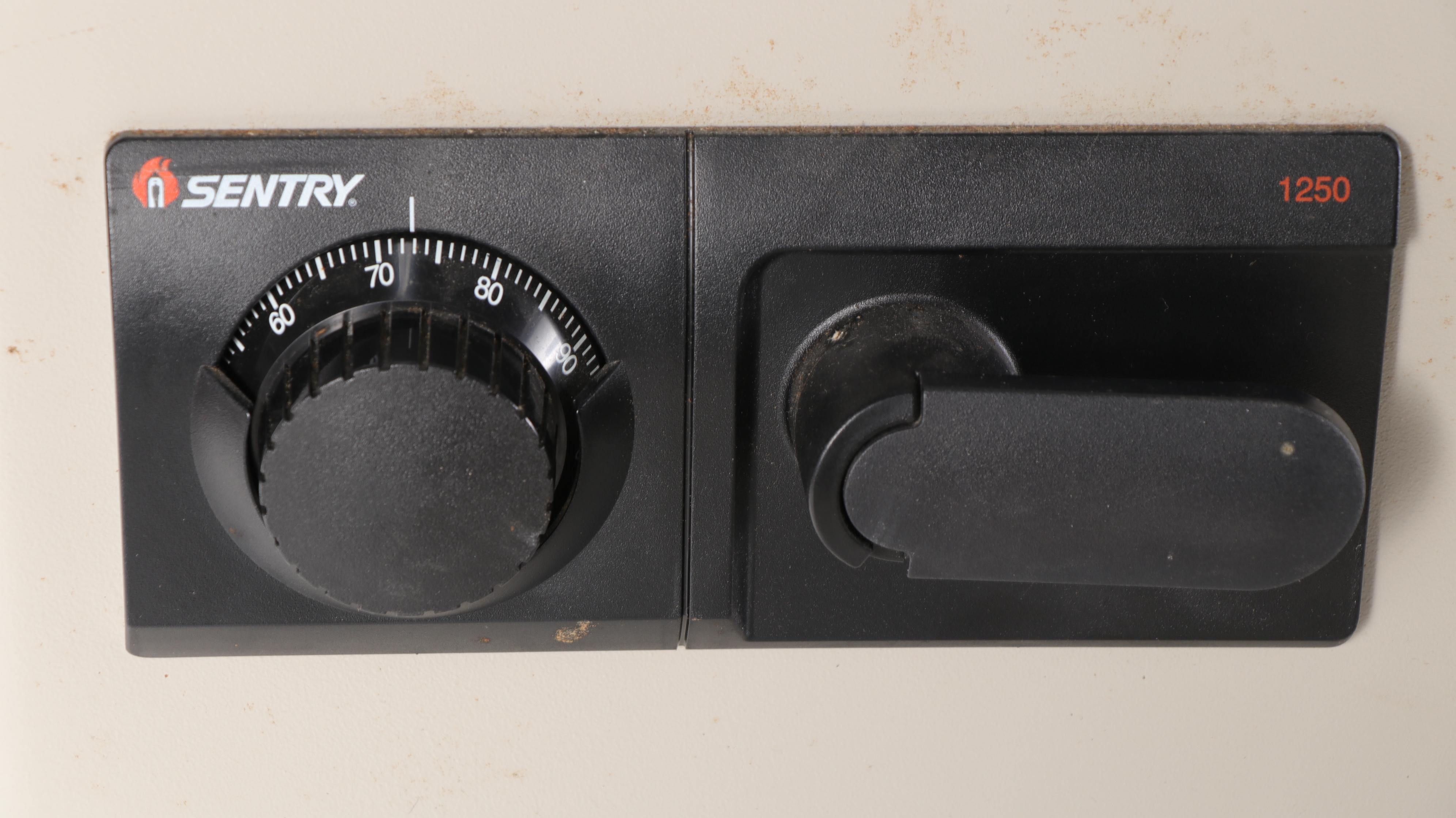 Sentry Model 1250 Safe