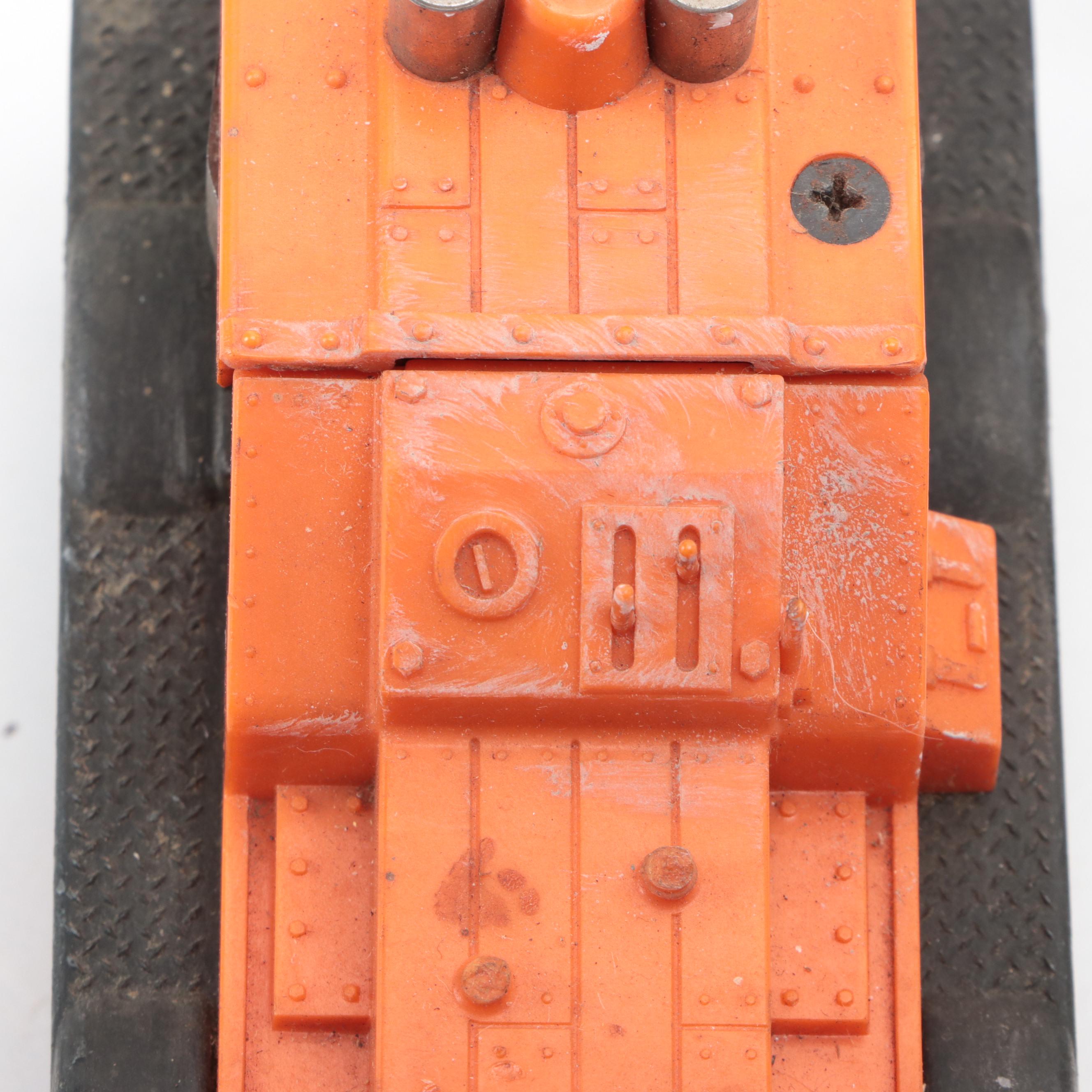 Lionel O-Scale Track Cleaning Car and Gang Car with Transformer and Power Clip