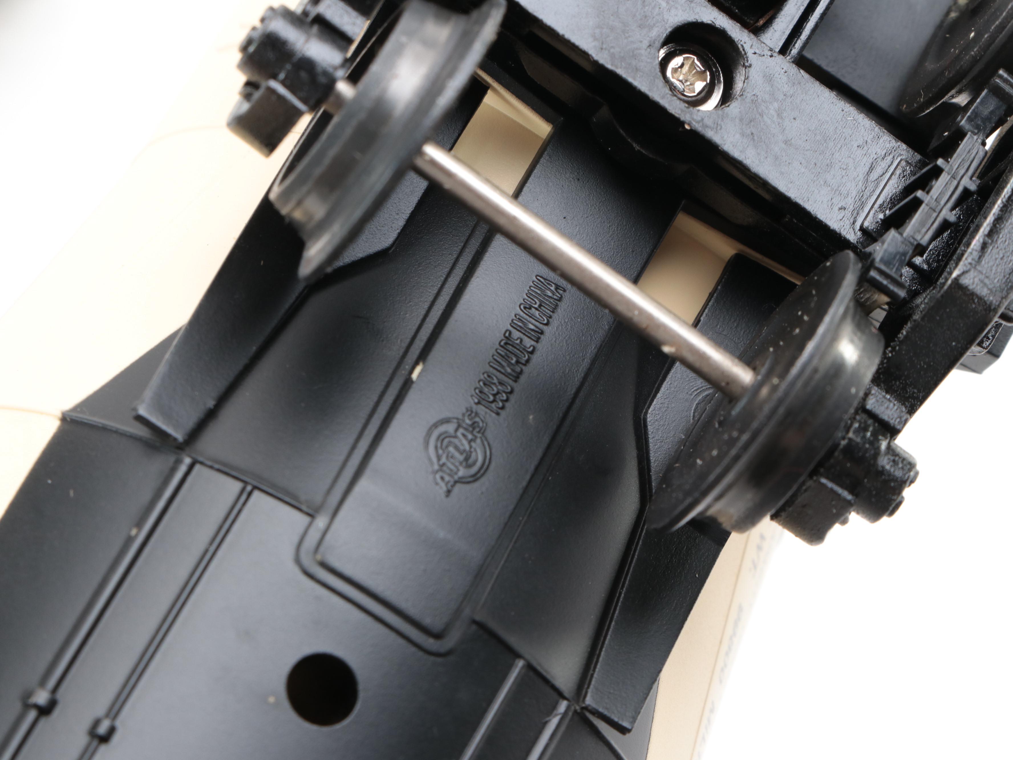 Atlas O-Scale Tank Train Cars and Locomotive, 1998