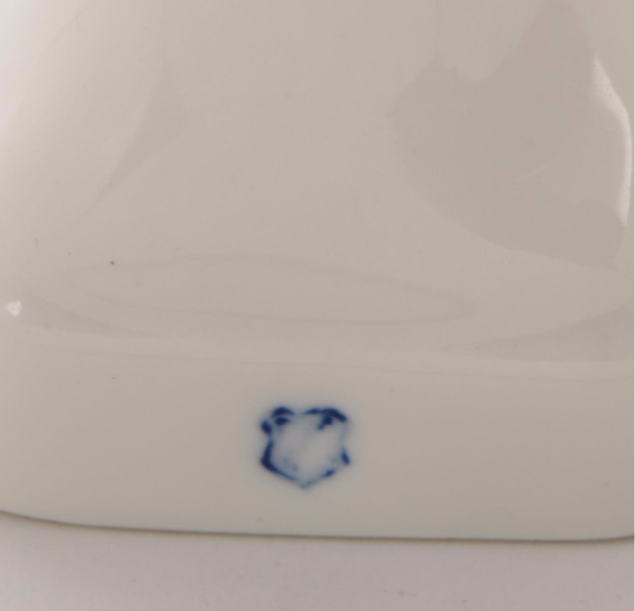 Theodore Kärner  Nymphenburg Porcelain Bird Figurine,  Early-Mid 20th Century