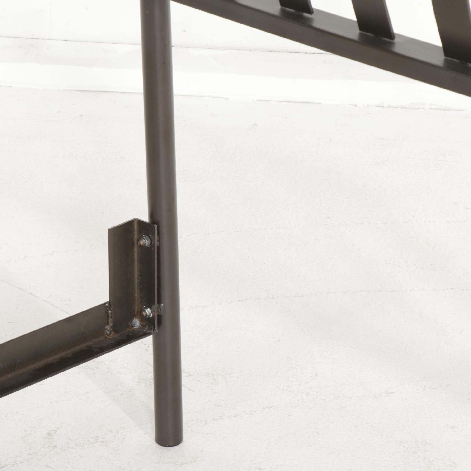 Contemporary Metal Frame Queen Size Bed