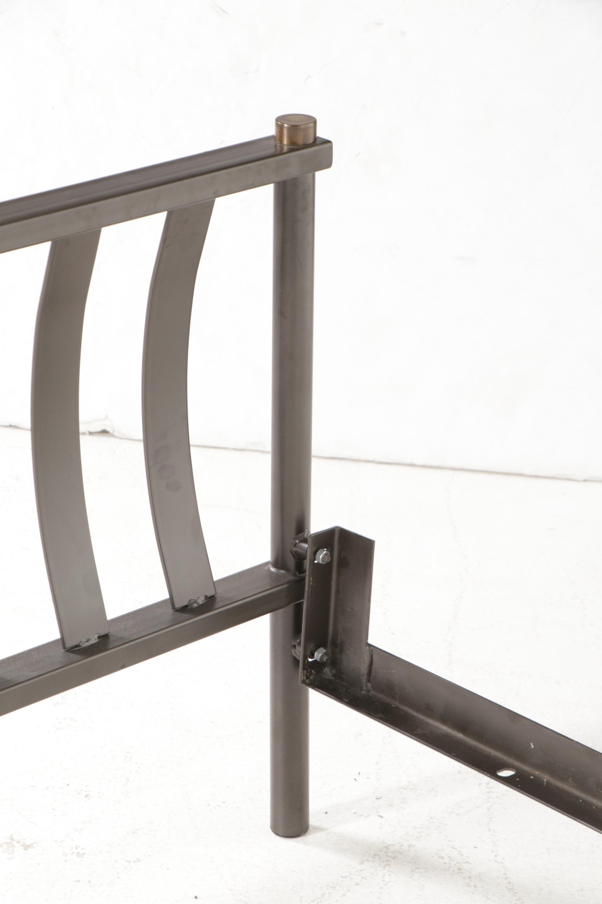 Contemporary Metal Frame Queen Size Bed