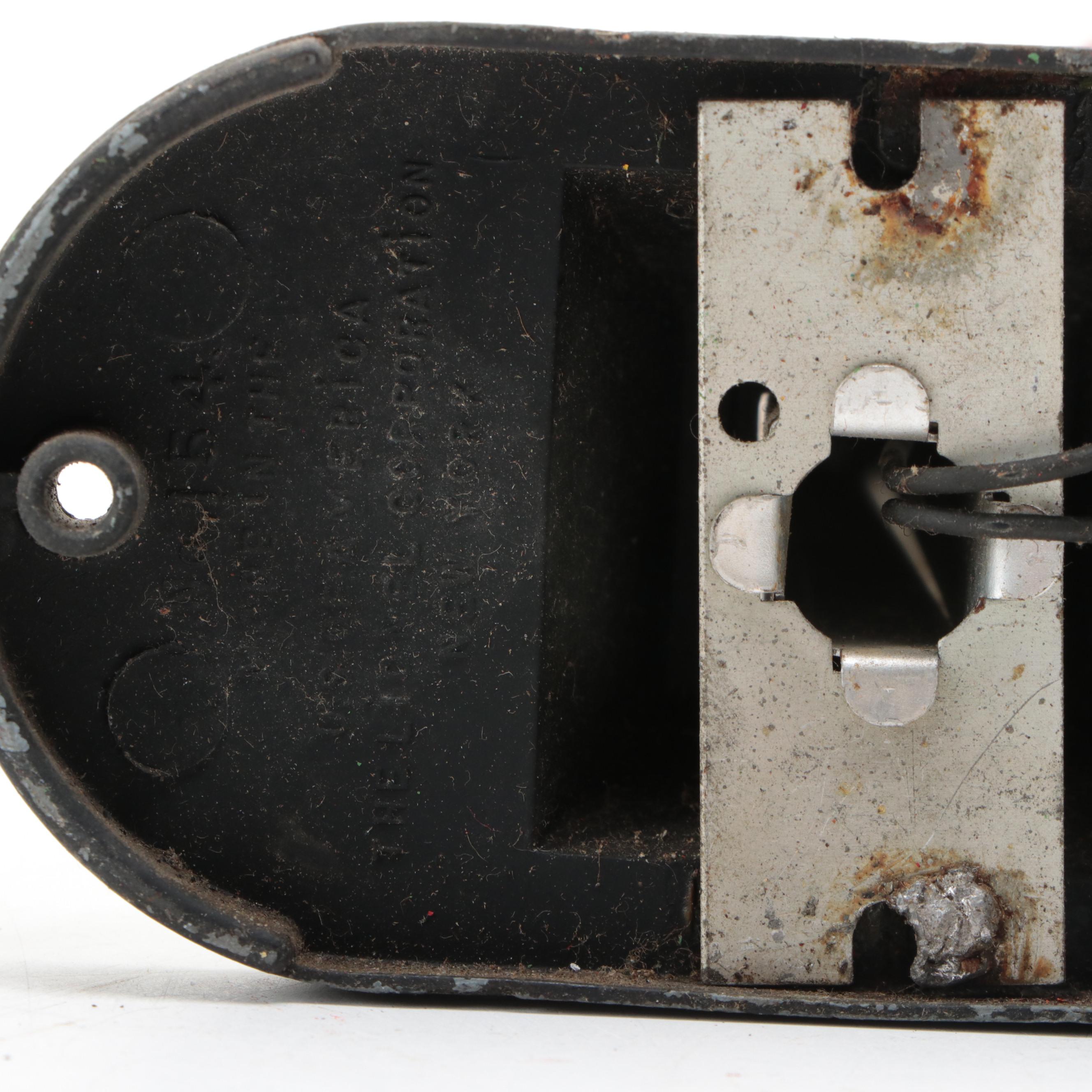 Lionel No.126 Station with Other Operating Accessories, Mid to Late 10th Century