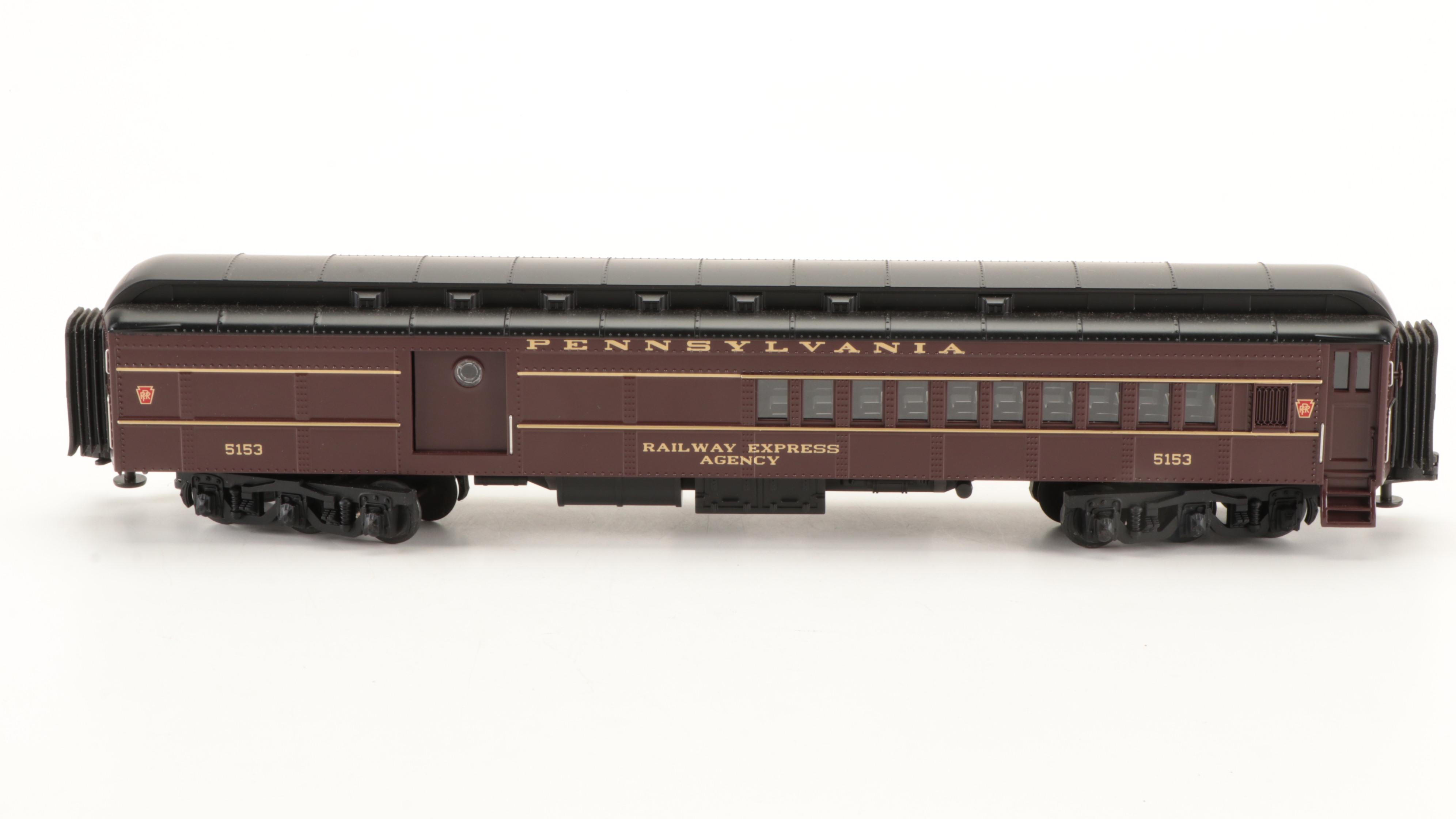 Broadway Limited 4816 GG1 Locomotive with Lionel Station Platforms