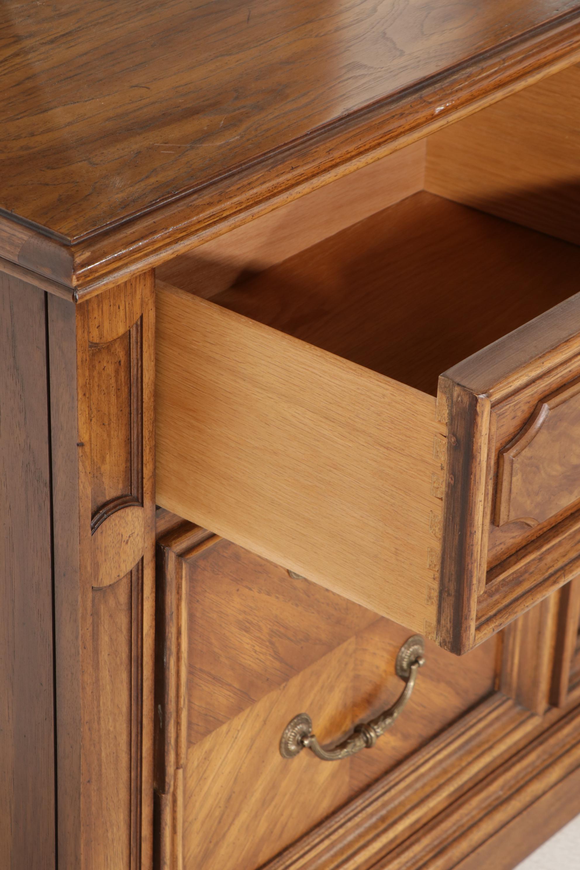 Thomasville "Decorum Collection" French Provincial Style Bedroom Suite