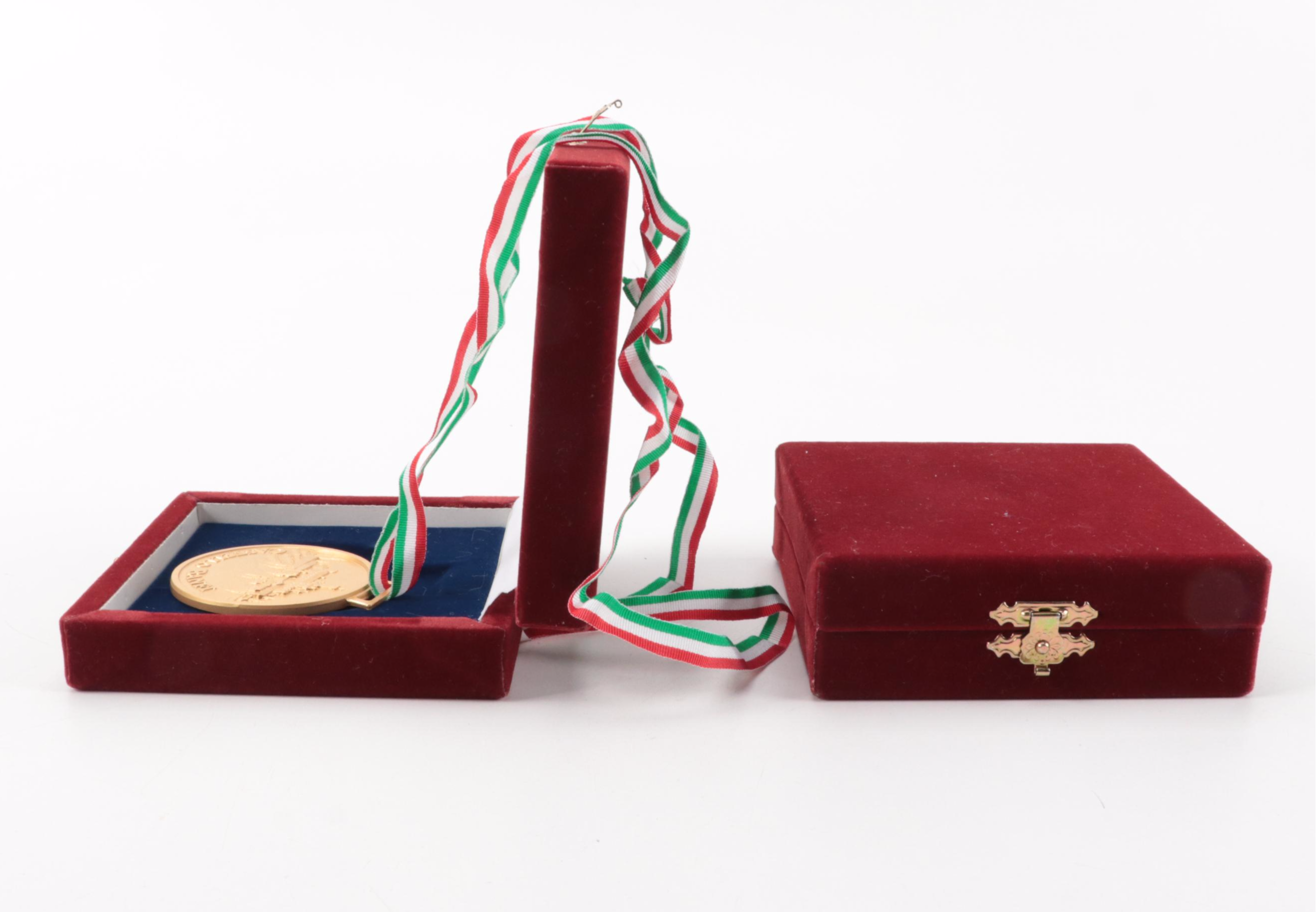 Oceania Club Luggage Tag with Castello Banfi Brass Medals
