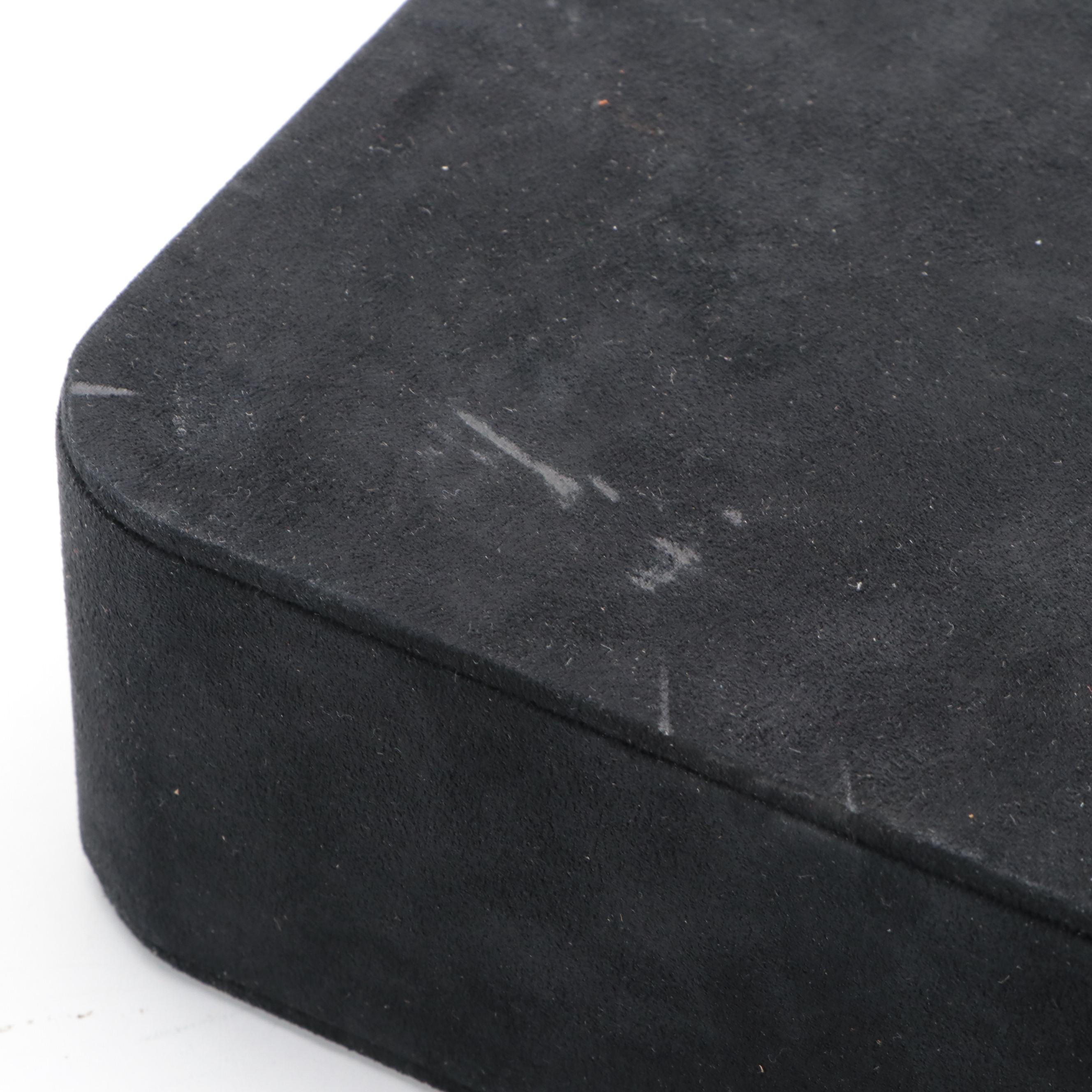 Contemporary Jewelry Display Forms and Stands