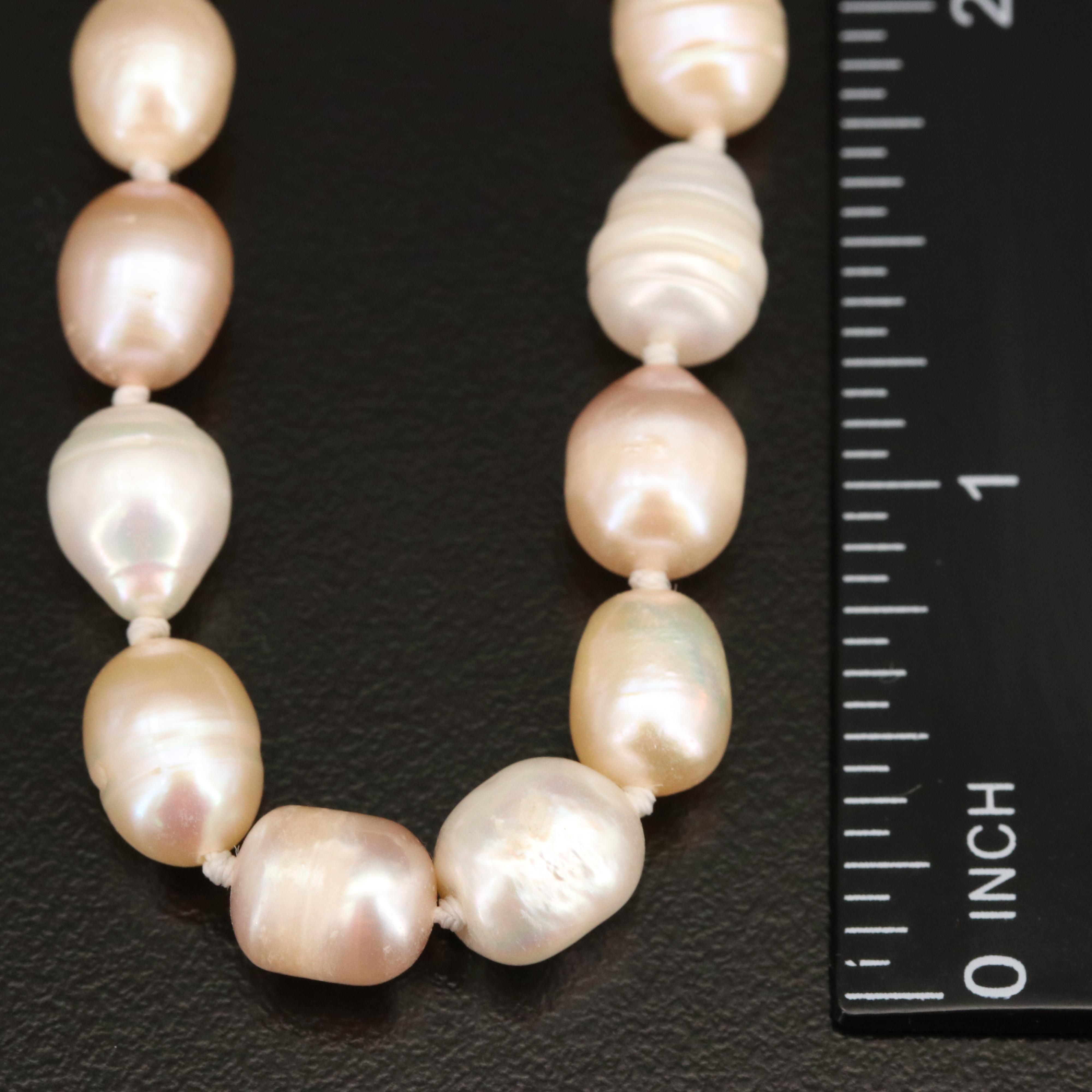 Rope Length Pearl Necklace