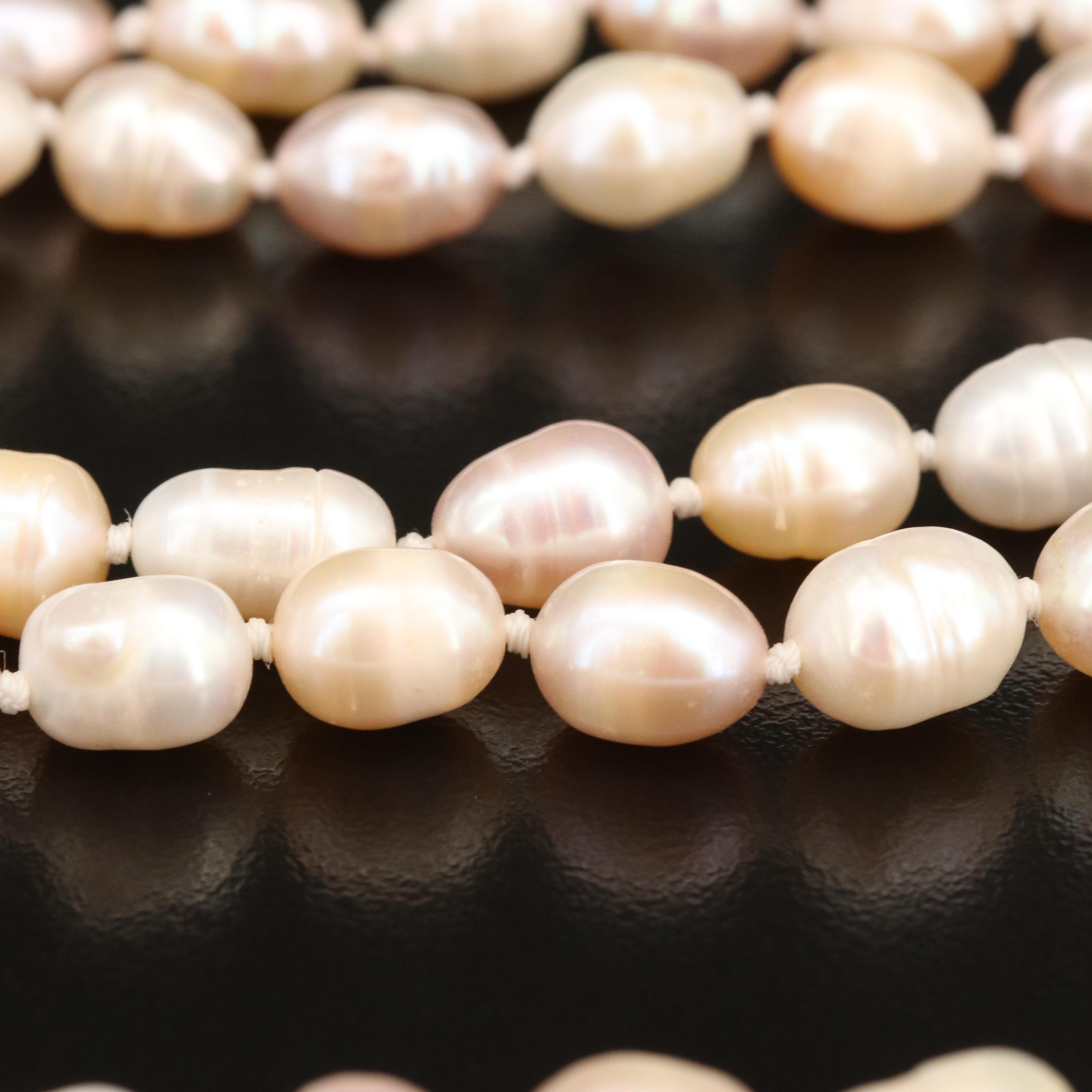 Rope Length Pearl Necklace