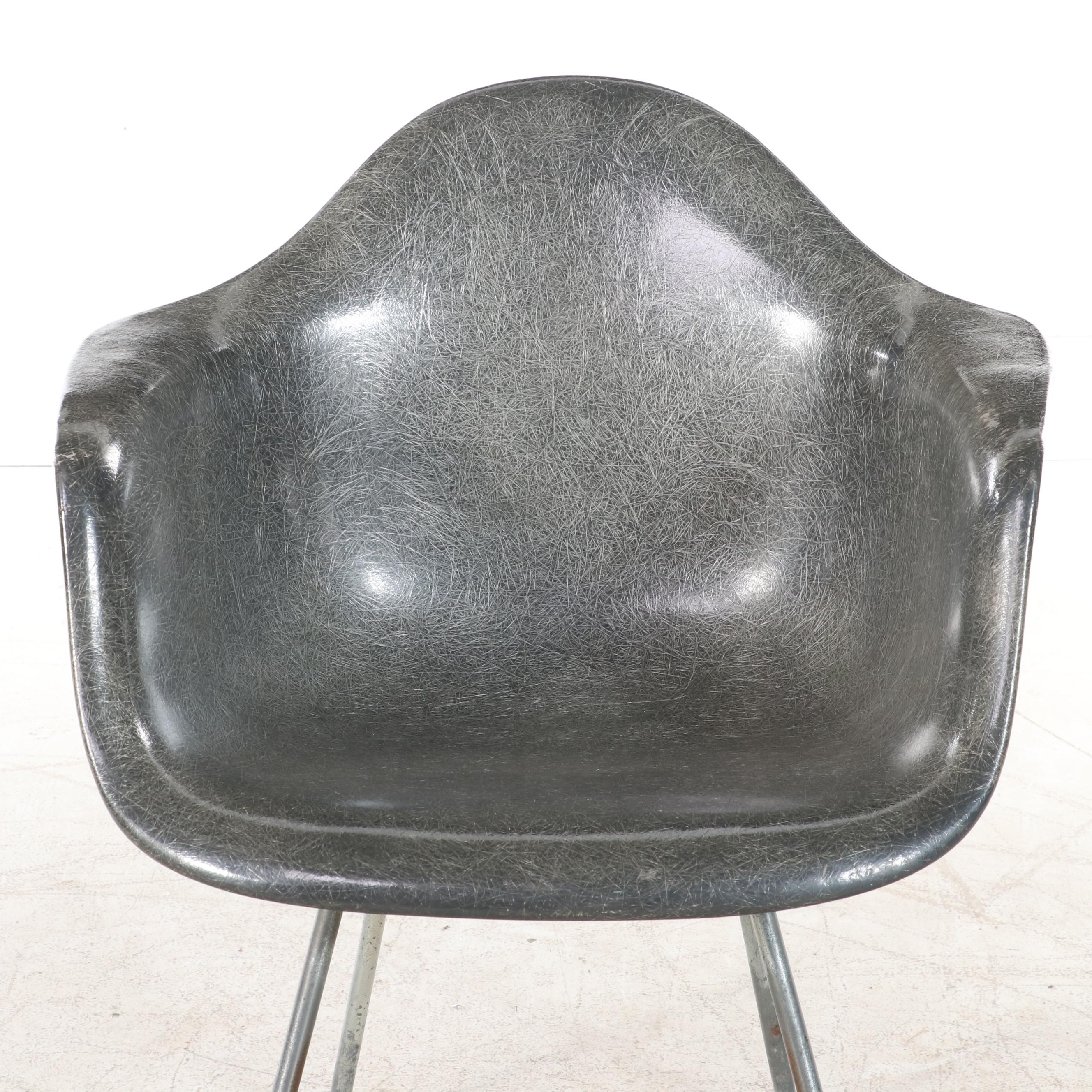 Charles Eames for Herman Miller Zenith Plastics Rope-Edge Fiberglass Shell Chair
