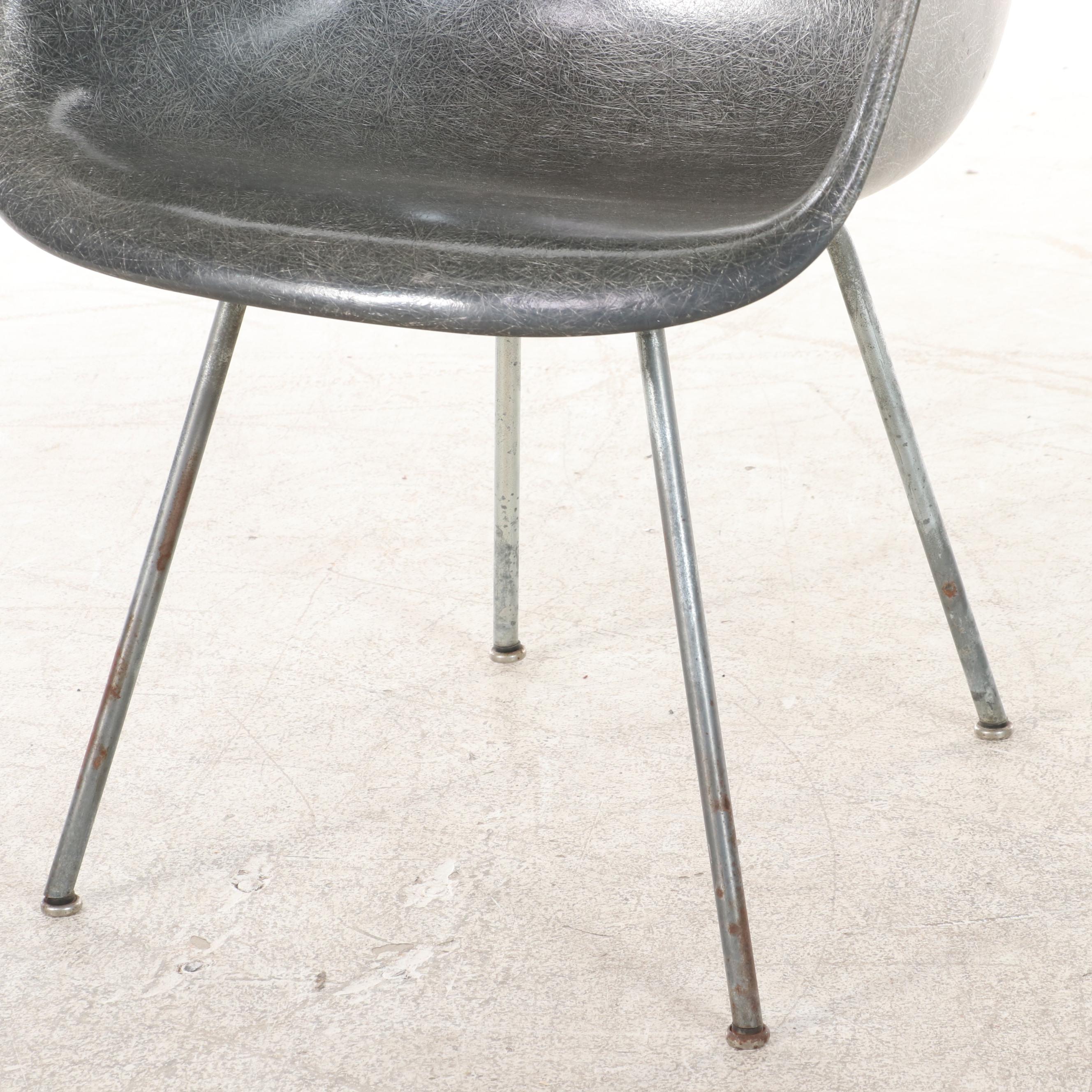 Charles Eames for Herman Miller Zenith Plastics Rope-Edge Fiberglass Shell Chair