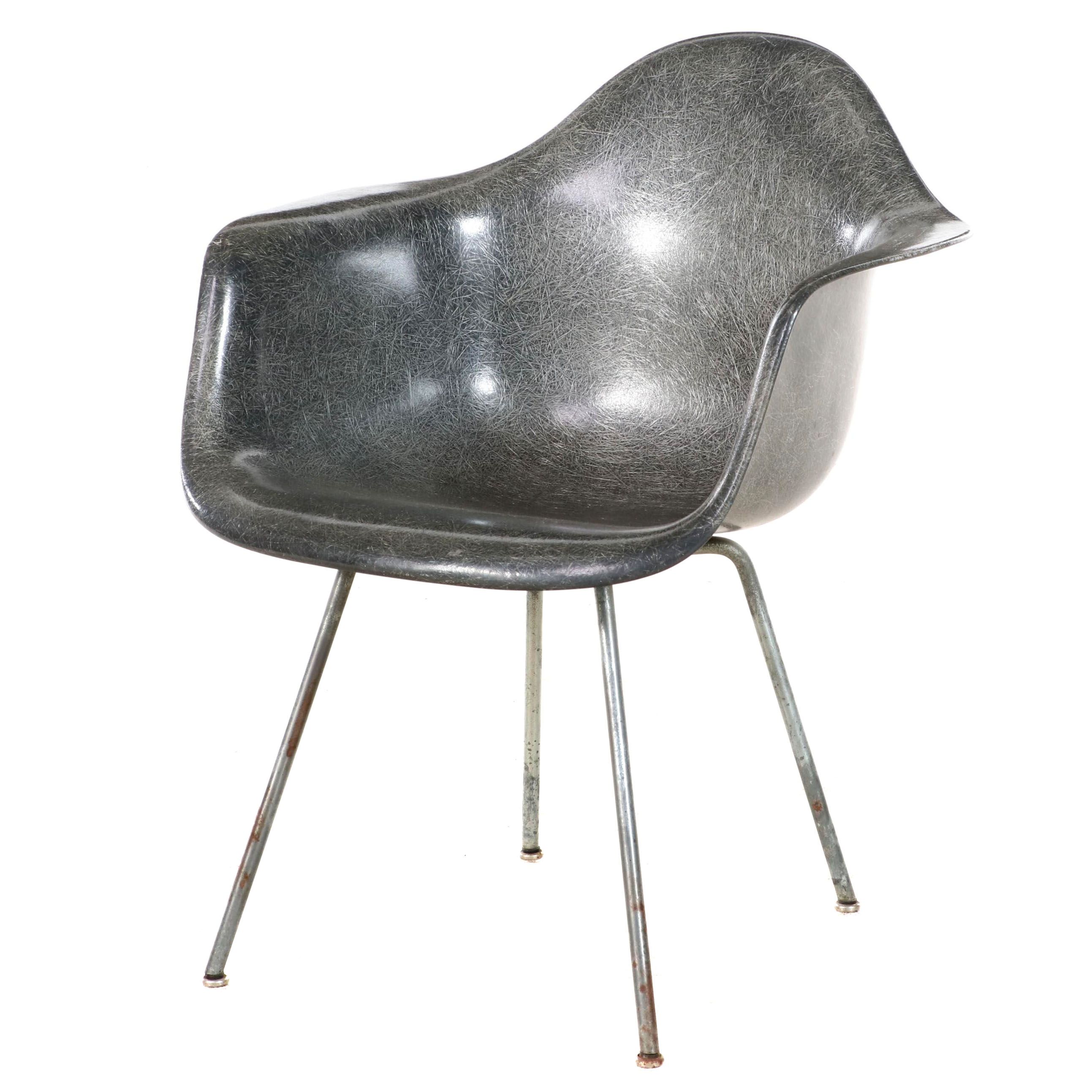 Charles Eames for Herman Miller Zenith Plastics Rope-Edge Fiberglass Shell Chair