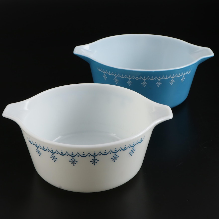 Pyrex Snowflake Garland Blue and White Double Spout Mixing Bowls