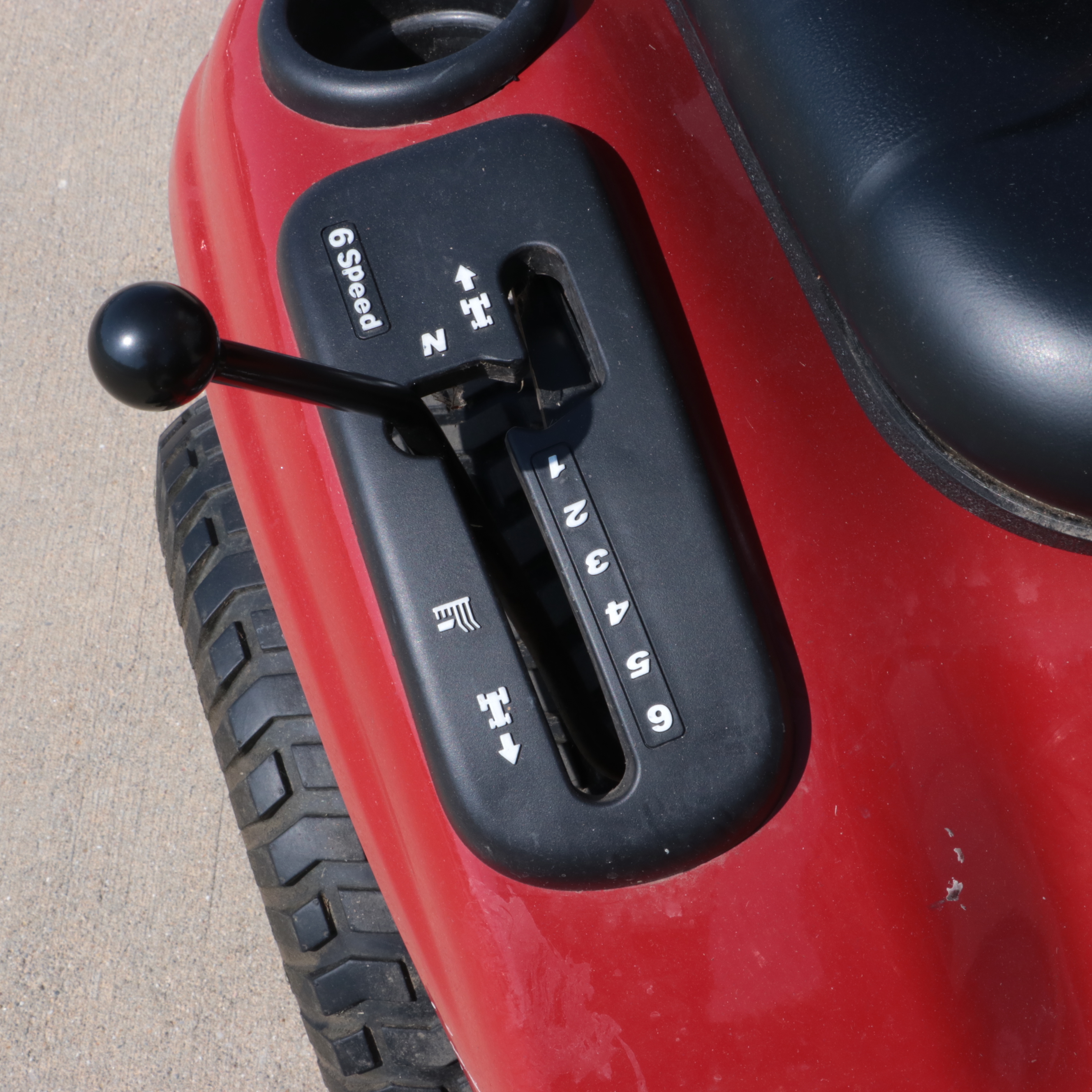 Craftsman 42" YT4000 Gas Powered 24HP Lawn Tractor Riding Mower