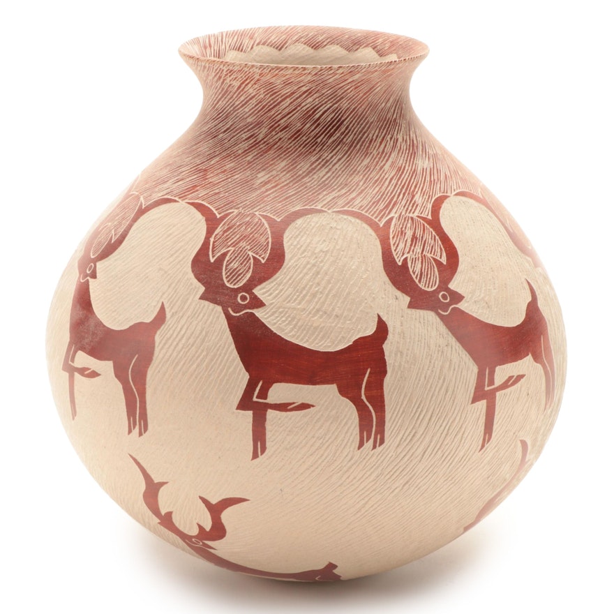 Leonel Lopez Saenz Mata Ortiz Red on Buff Sgraffito Pottery Stag Deer Vessel
