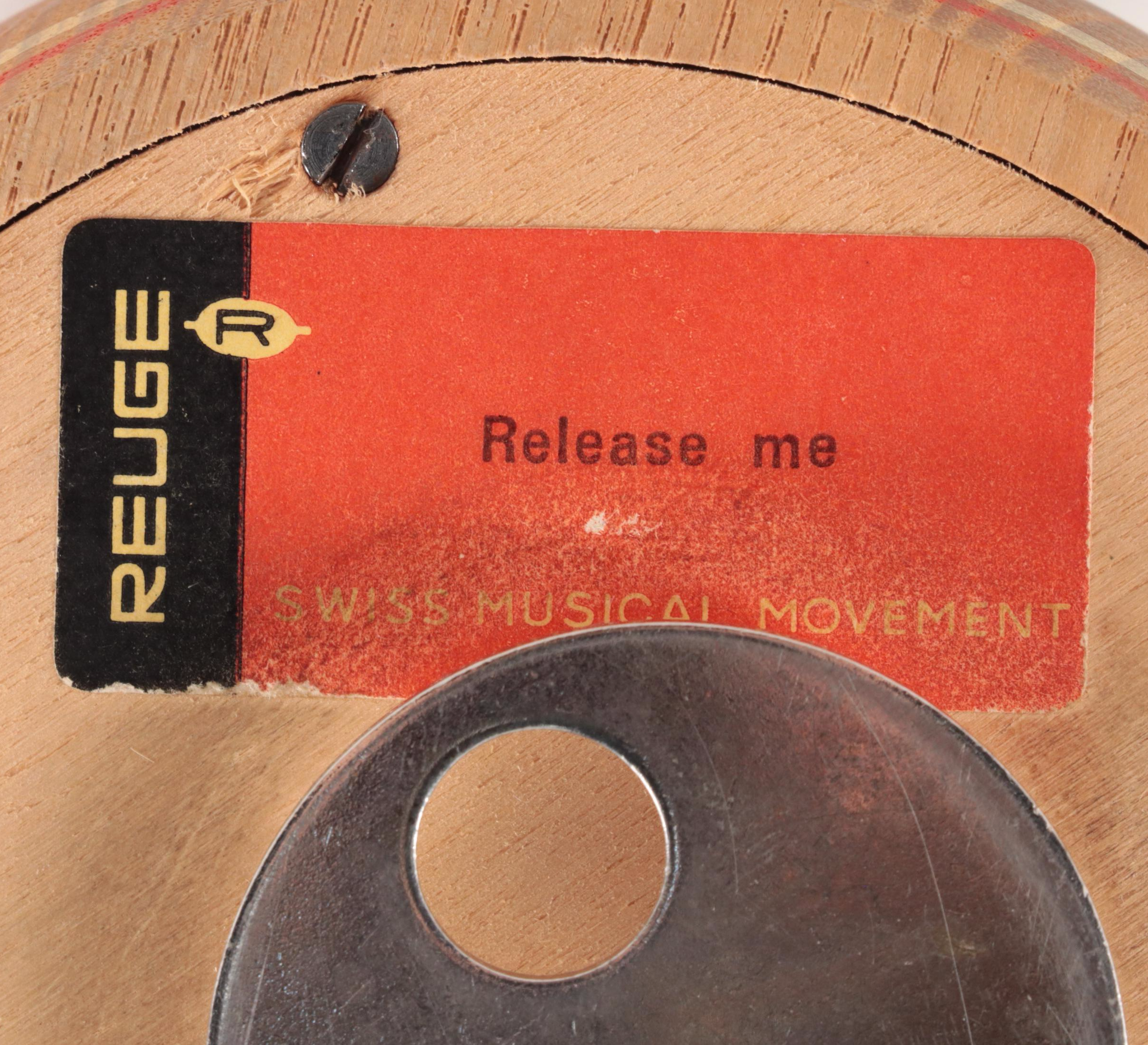 Reuge "Release Me" Wooden Peanuts Music Figure