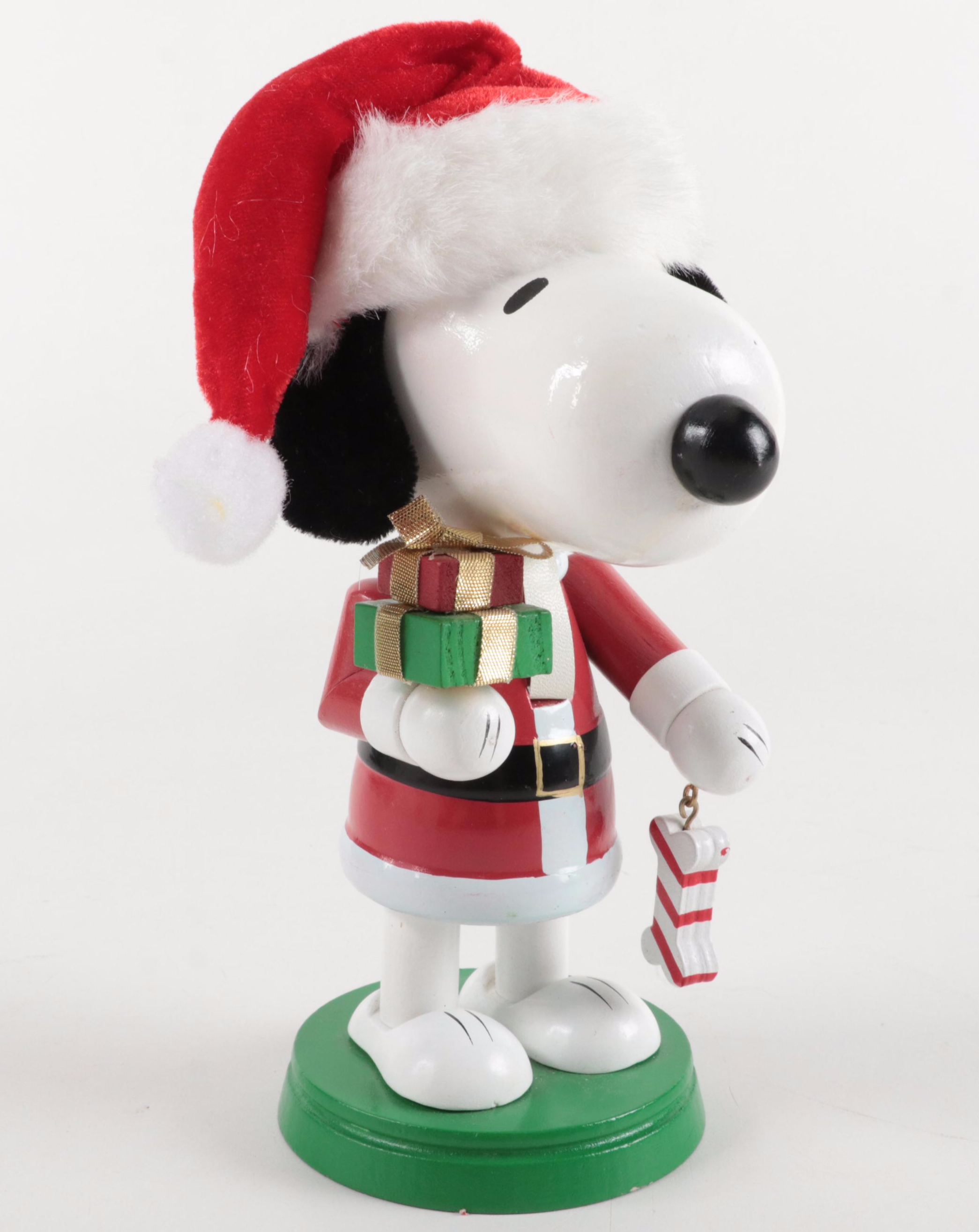 DanDee International Limited Peanuts Snoopy Christmas Nutcracker, 2017