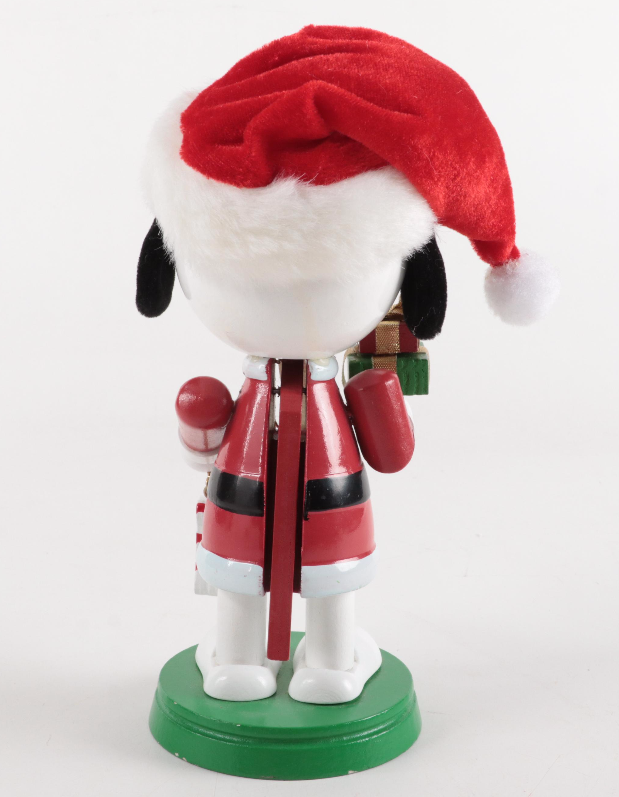 DanDee International Limited Peanuts Snoopy Christmas Nutcracker, 2017