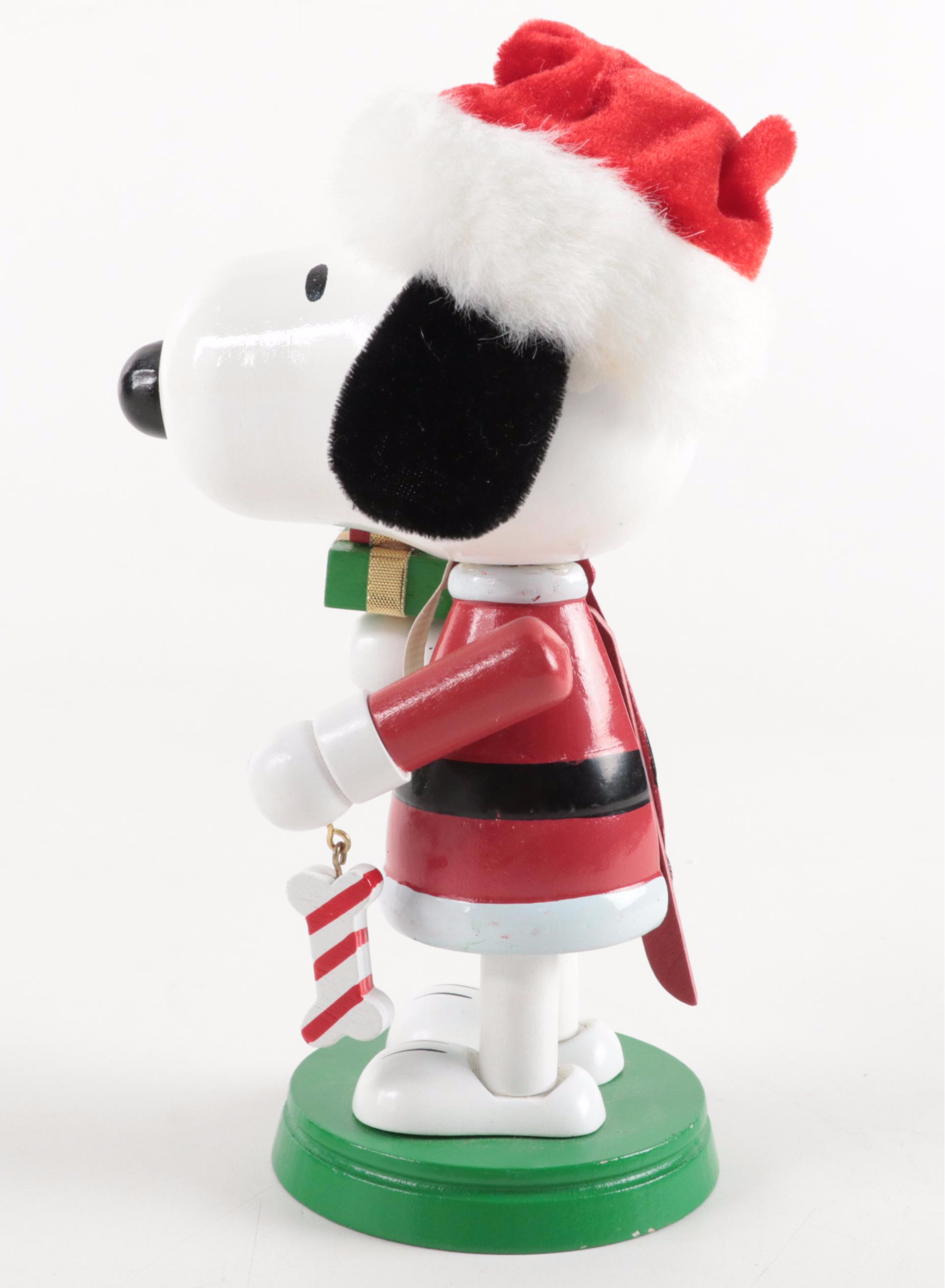 DanDee International Limited Peanuts Snoopy Christmas Nutcracker, 2017