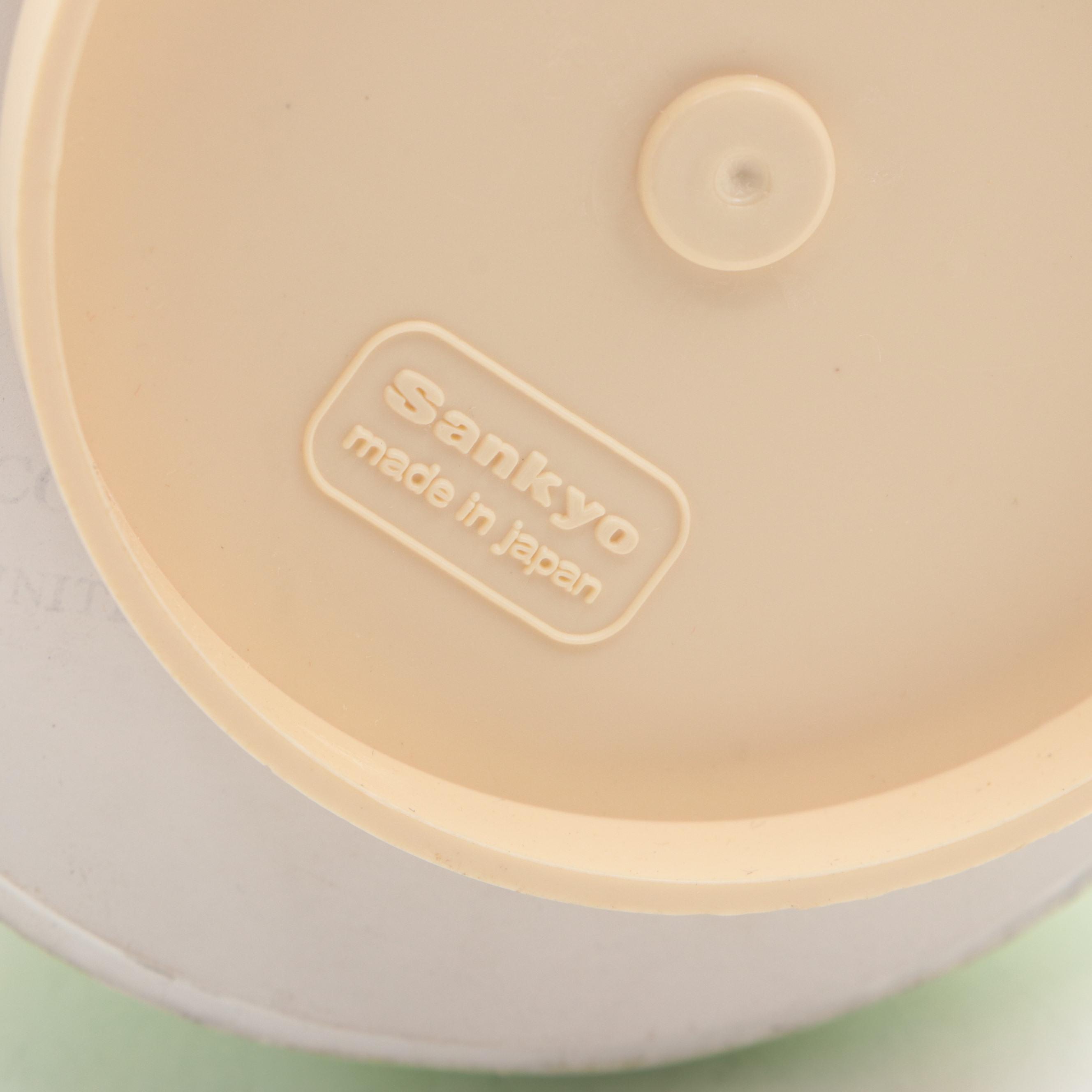 Sankyo Charlie Brown and Snoopy on Toadstool Music Box