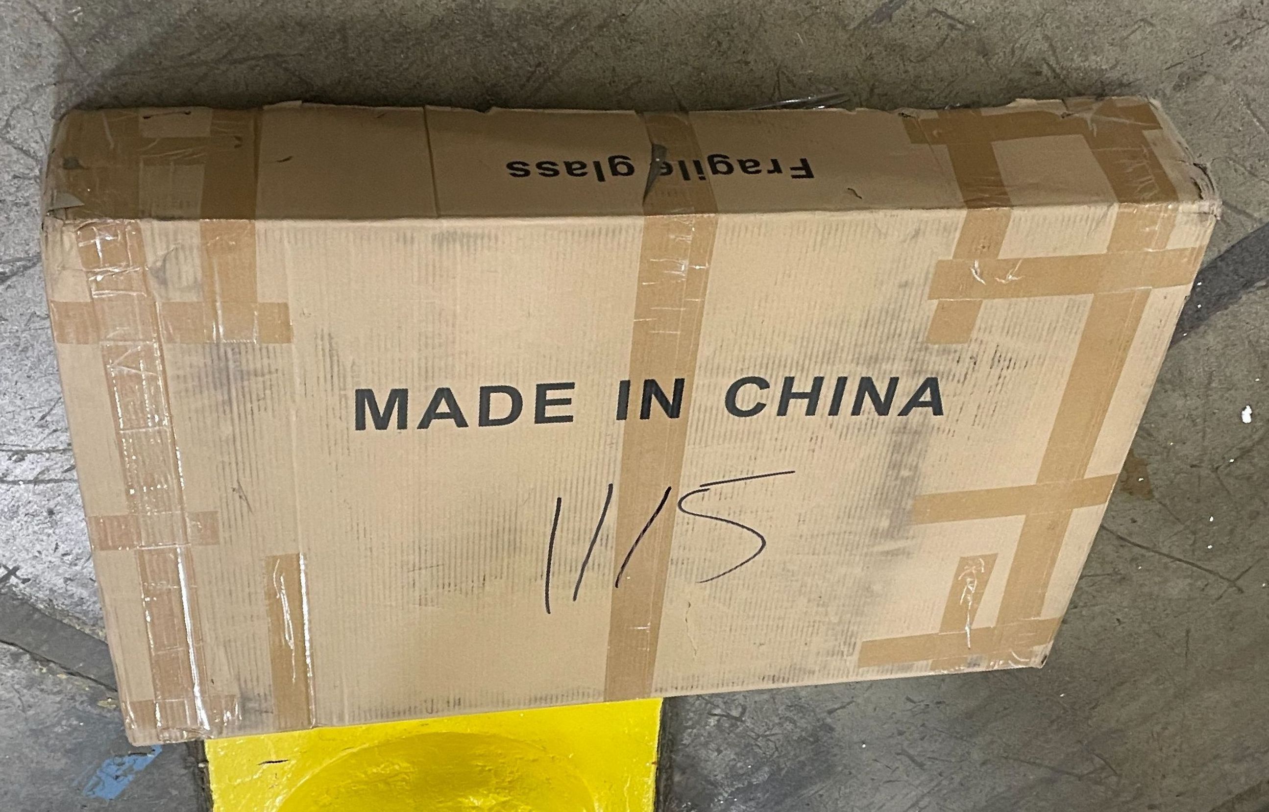 URRED White-Finished Carbon Steel Computer Desk with Black Glass Top