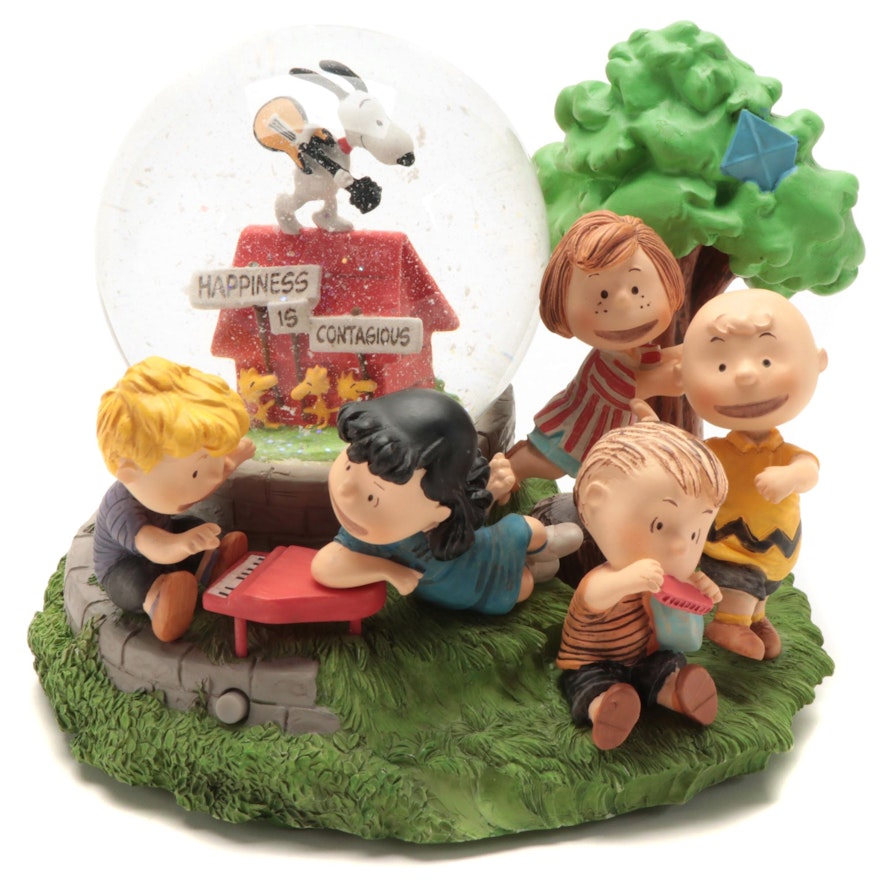 Hallmark Peanuts Limited Edition Musical Water Globe, 2014