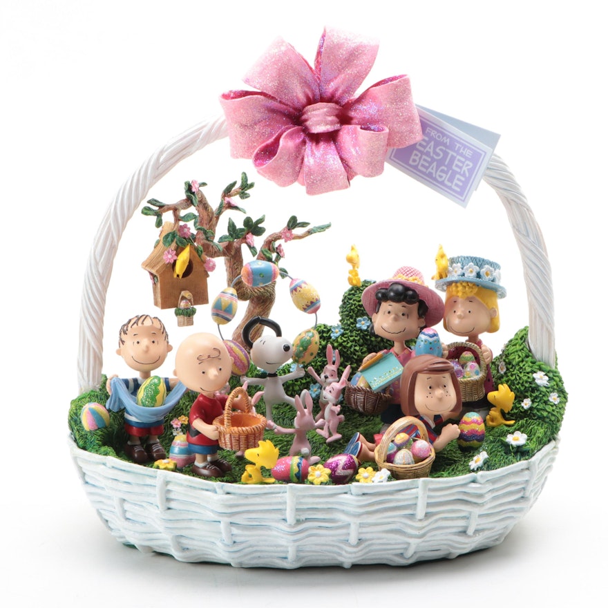 The Danbury Mint "Peanuts Egg-Stravaganza" Easter Figurine