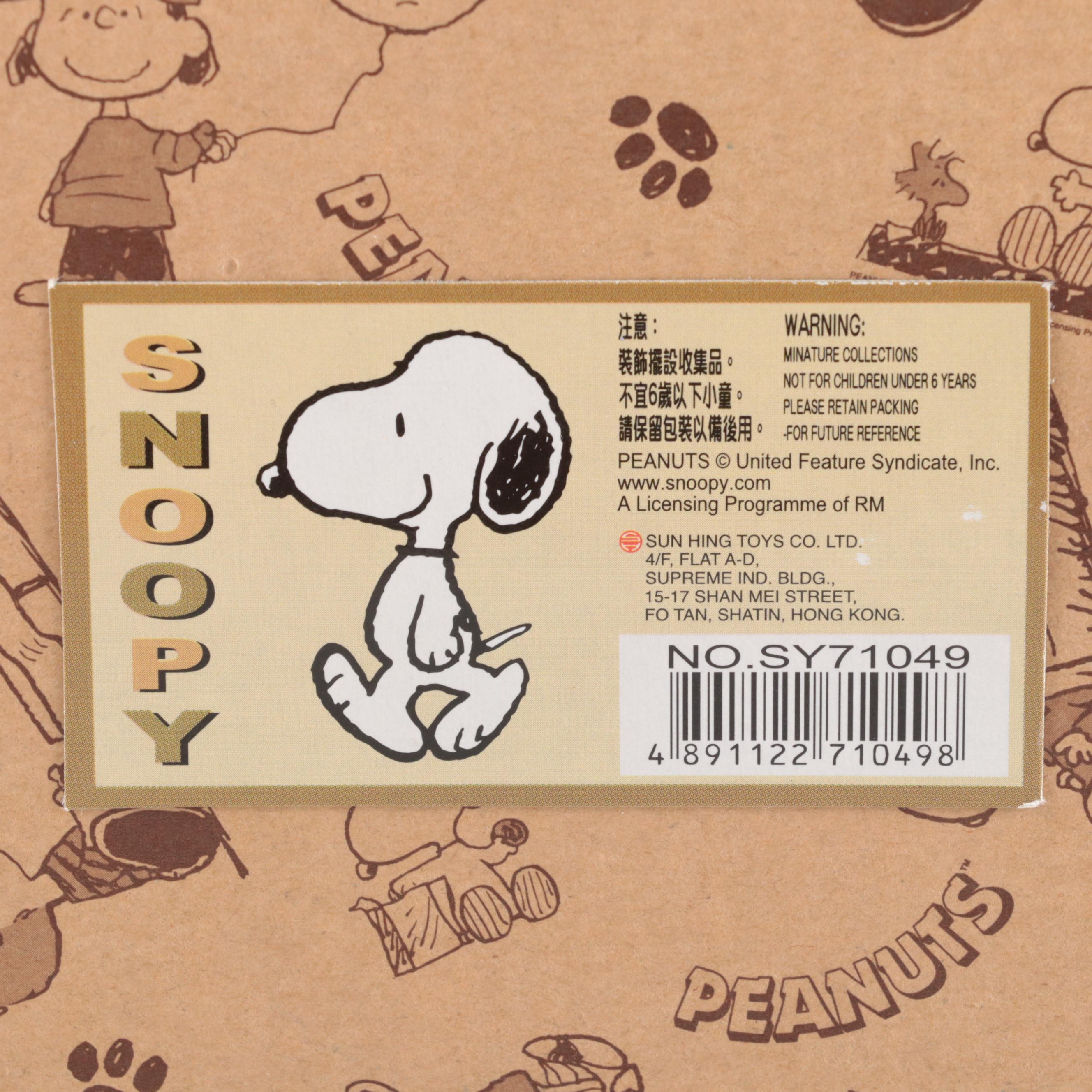 Sun Hing Toy Co. Peanuts Resin Chinese Boat Figurine