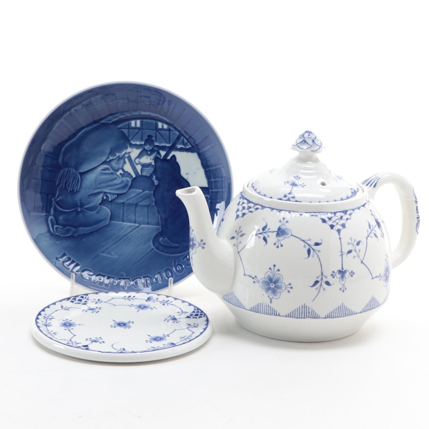 Furnivals Porcelain Teapot and Coaster with Bing & Grøndahl "Julegroden" Plate