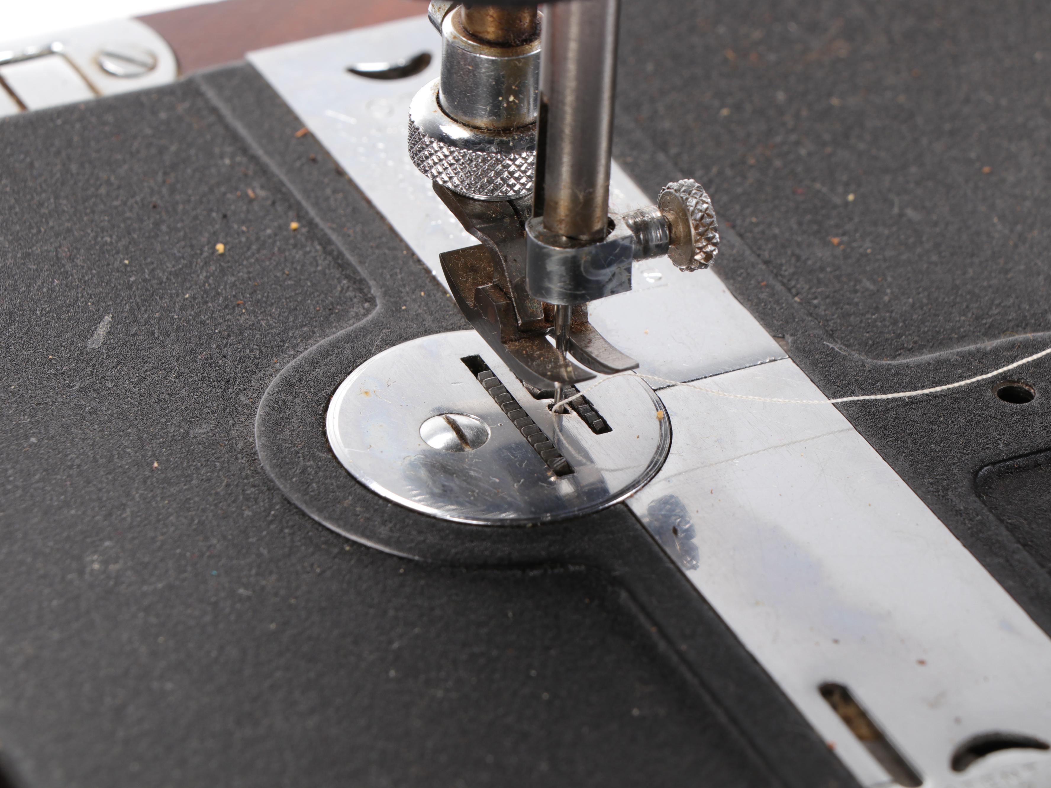 Hamilton Beach Coronado Model-A Sewing Machine, Mid-20th Century