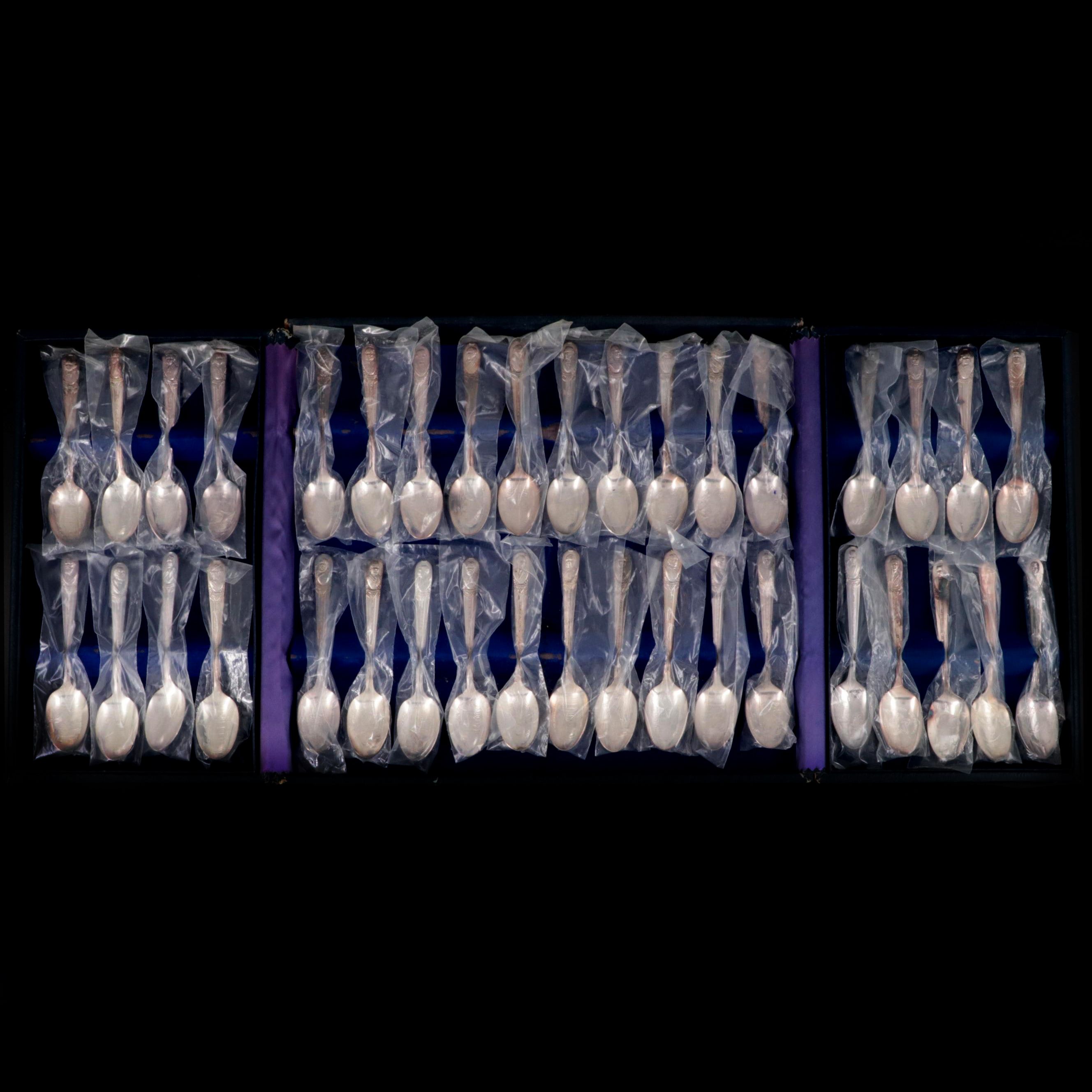 Wm Rogers Silver Plate Presidents Commemorative Spoon Collection in Case