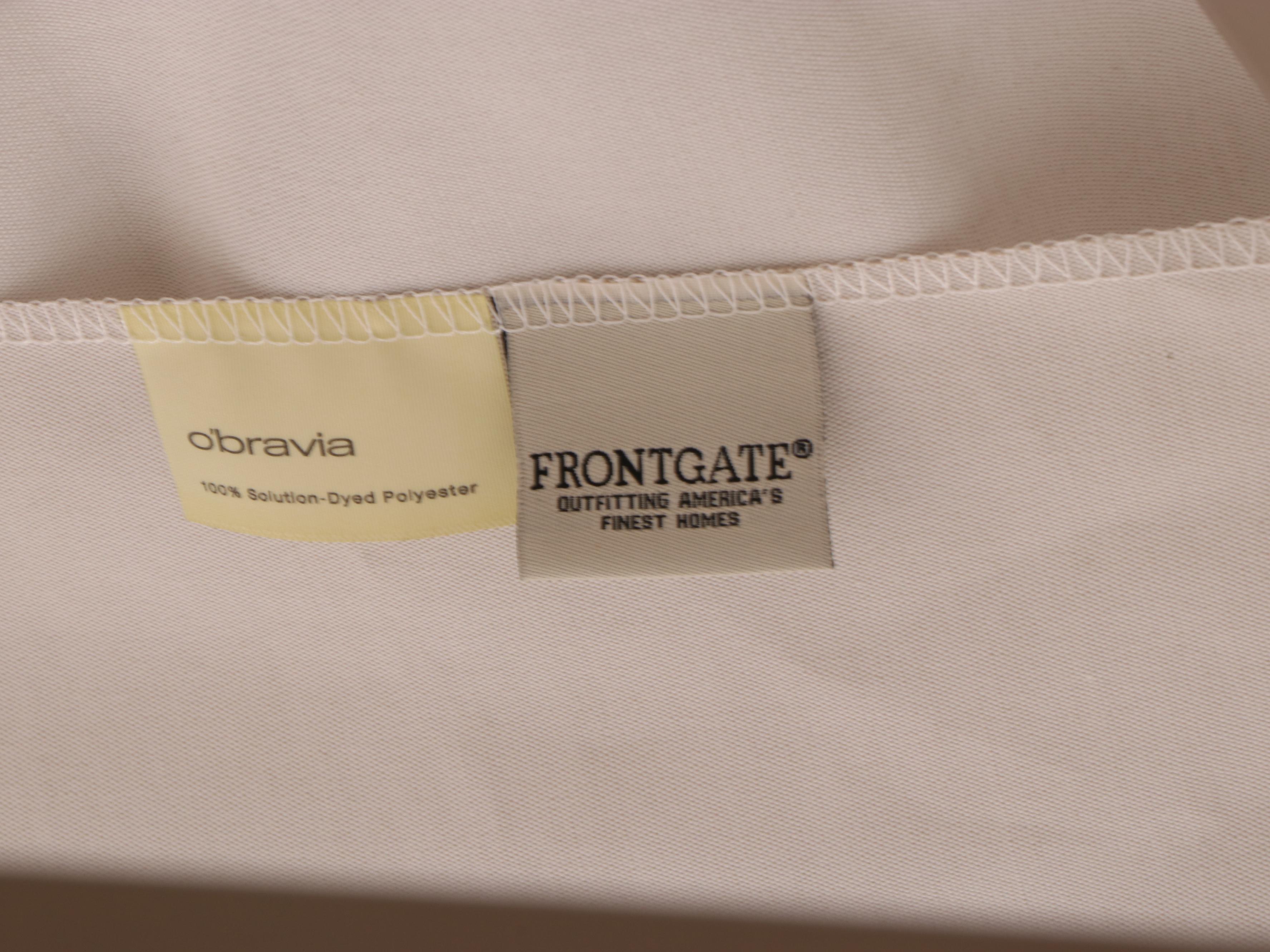Frontgate O'Bravia Cantilever Patio Umbrella