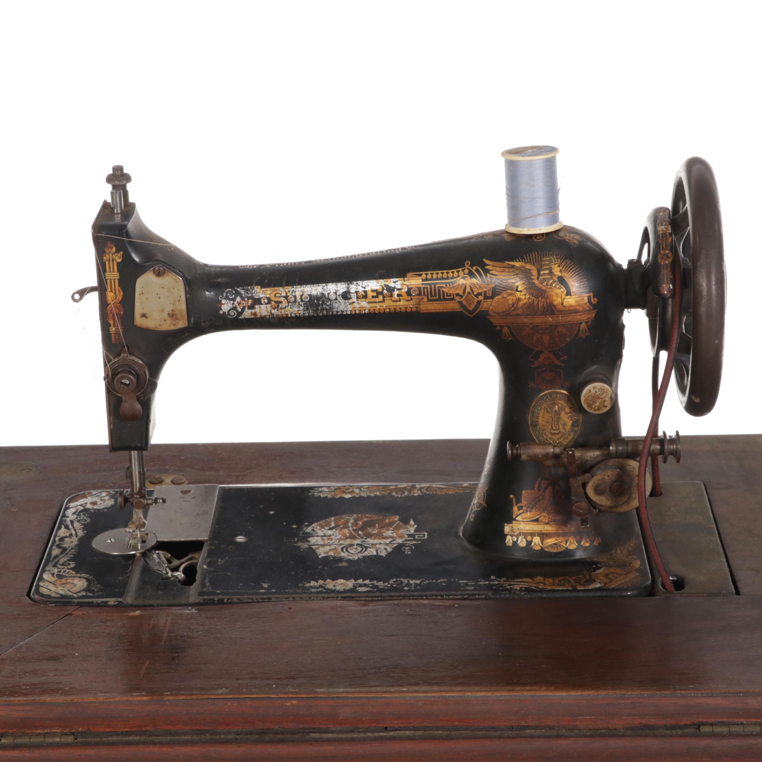 Singer Class 28 K Treadle Sewing Machine With Original Singer Cabinet No.3, 1901