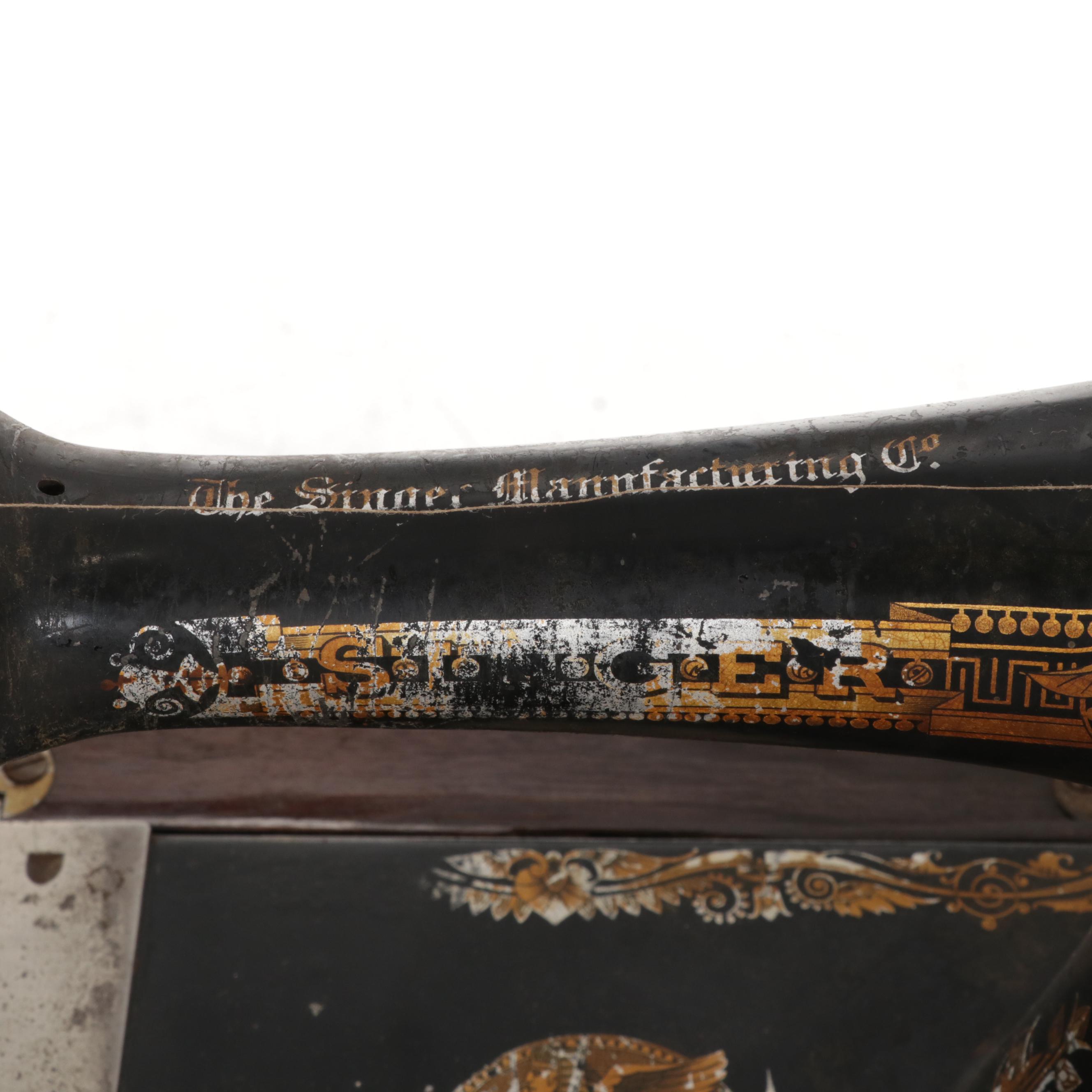 Singer Class 28 K Treadle Sewing Machine With Original Singer Cabinet No.3, 1901