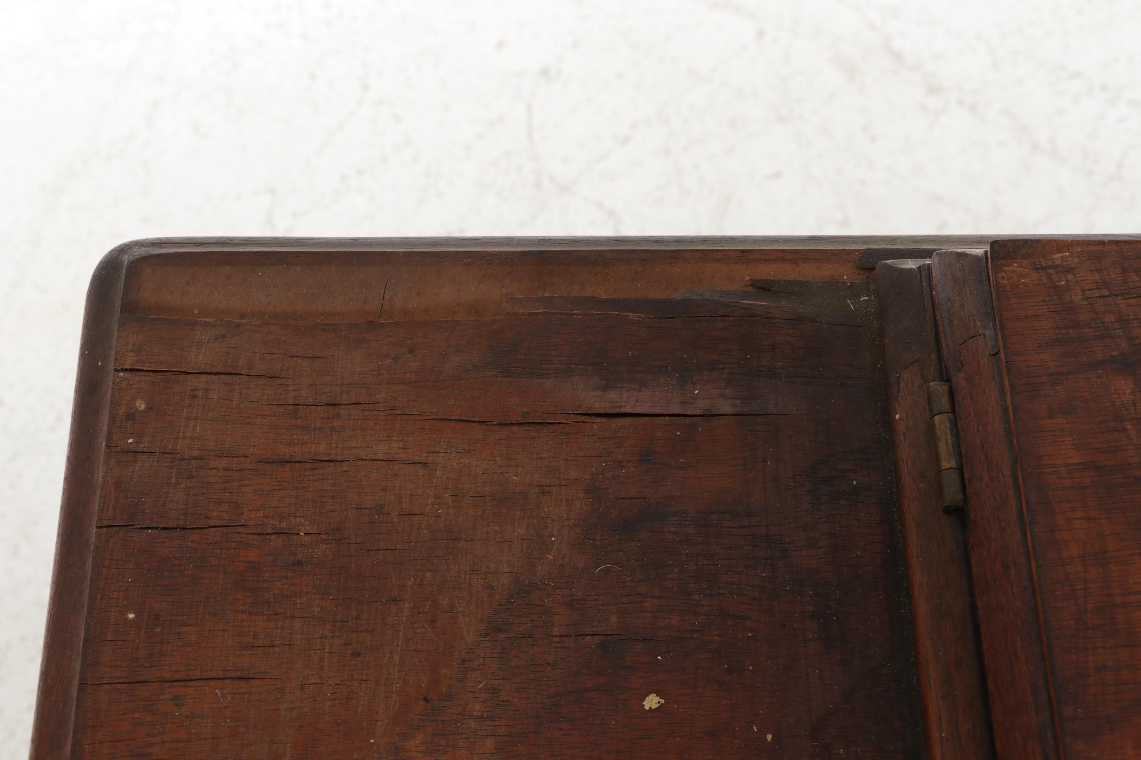 Singer Class 28 K Treadle Sewing Machine With Original Singer Cabinet No.3, 1901