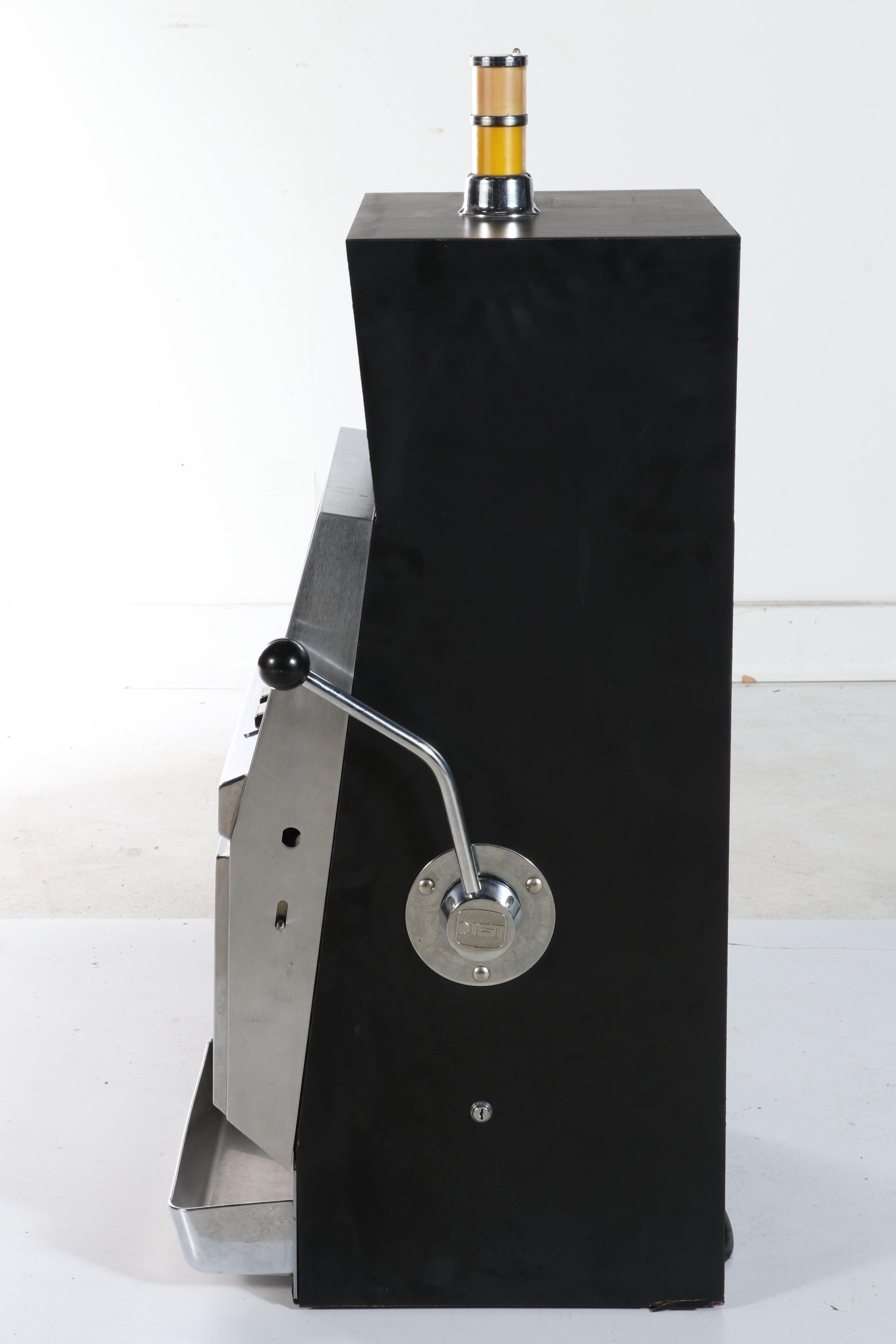 IGT Double Diamond Deluxe 25c Slot Machine, 1990s