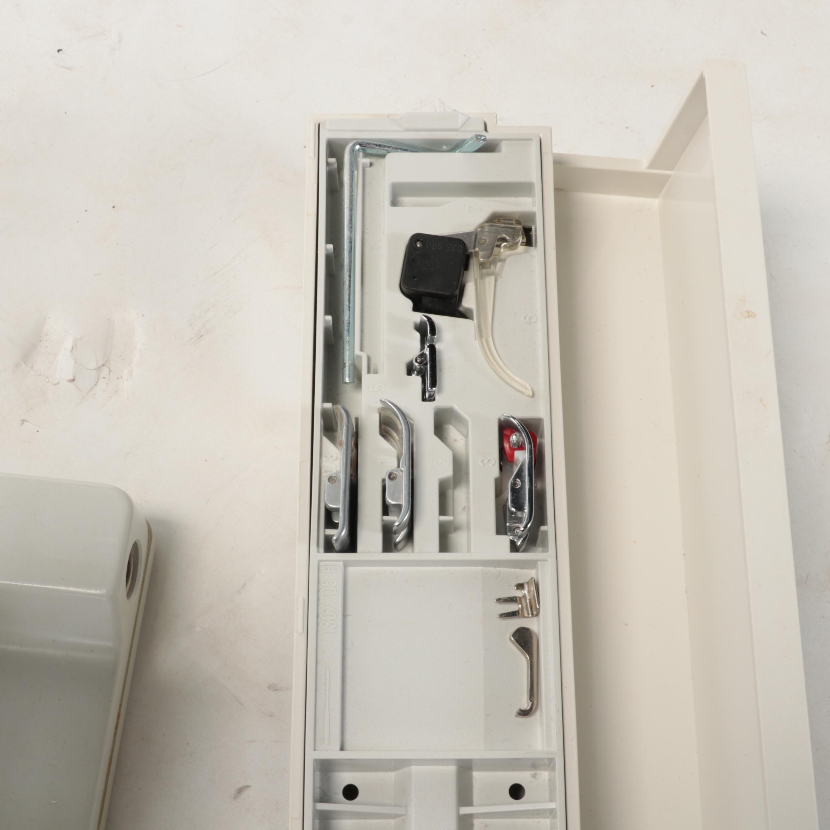 Pfaff Creative Programmable Sewing Machine with Case and Accessories