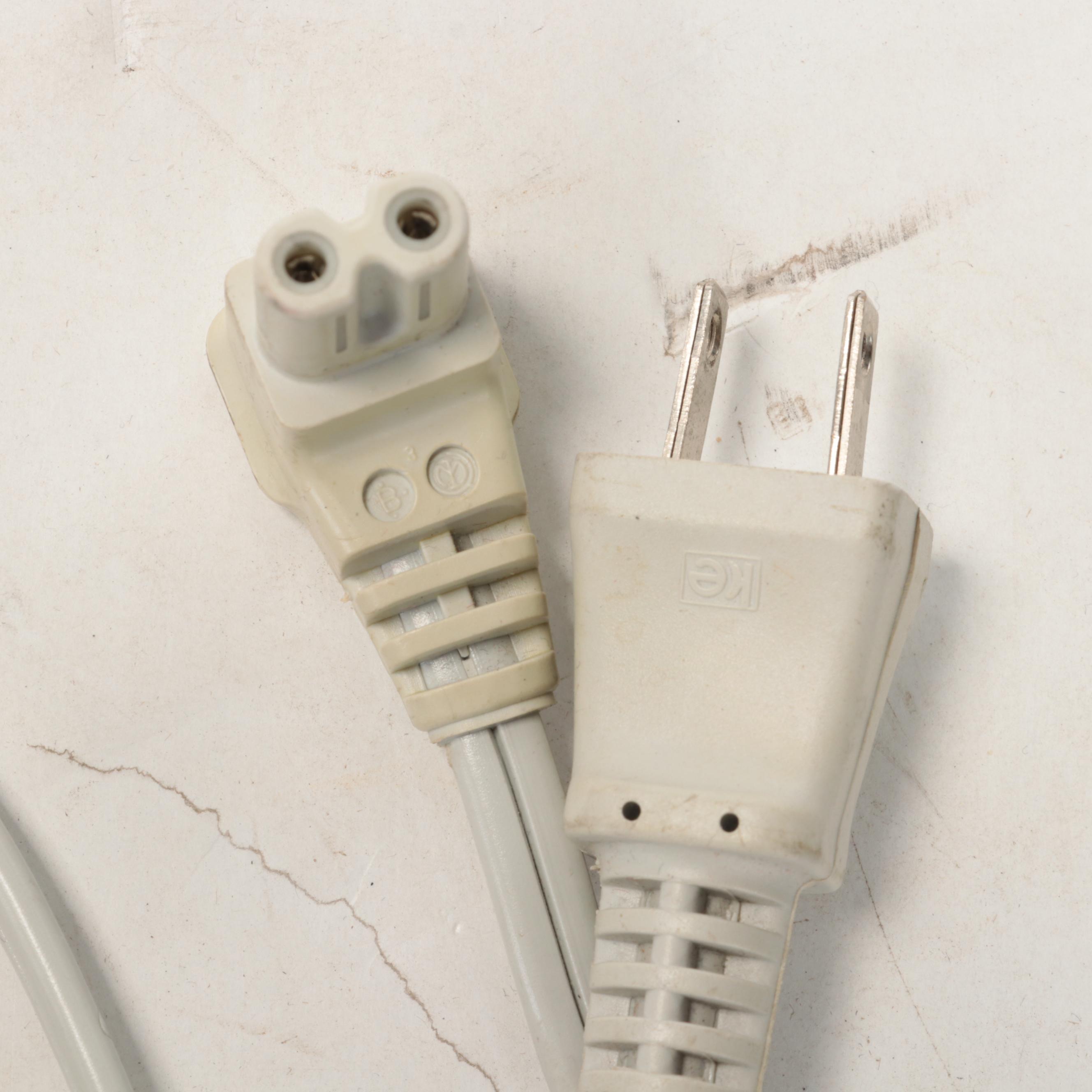 Pfaff Creative Programmable Sewing Machine with Case and Accessories