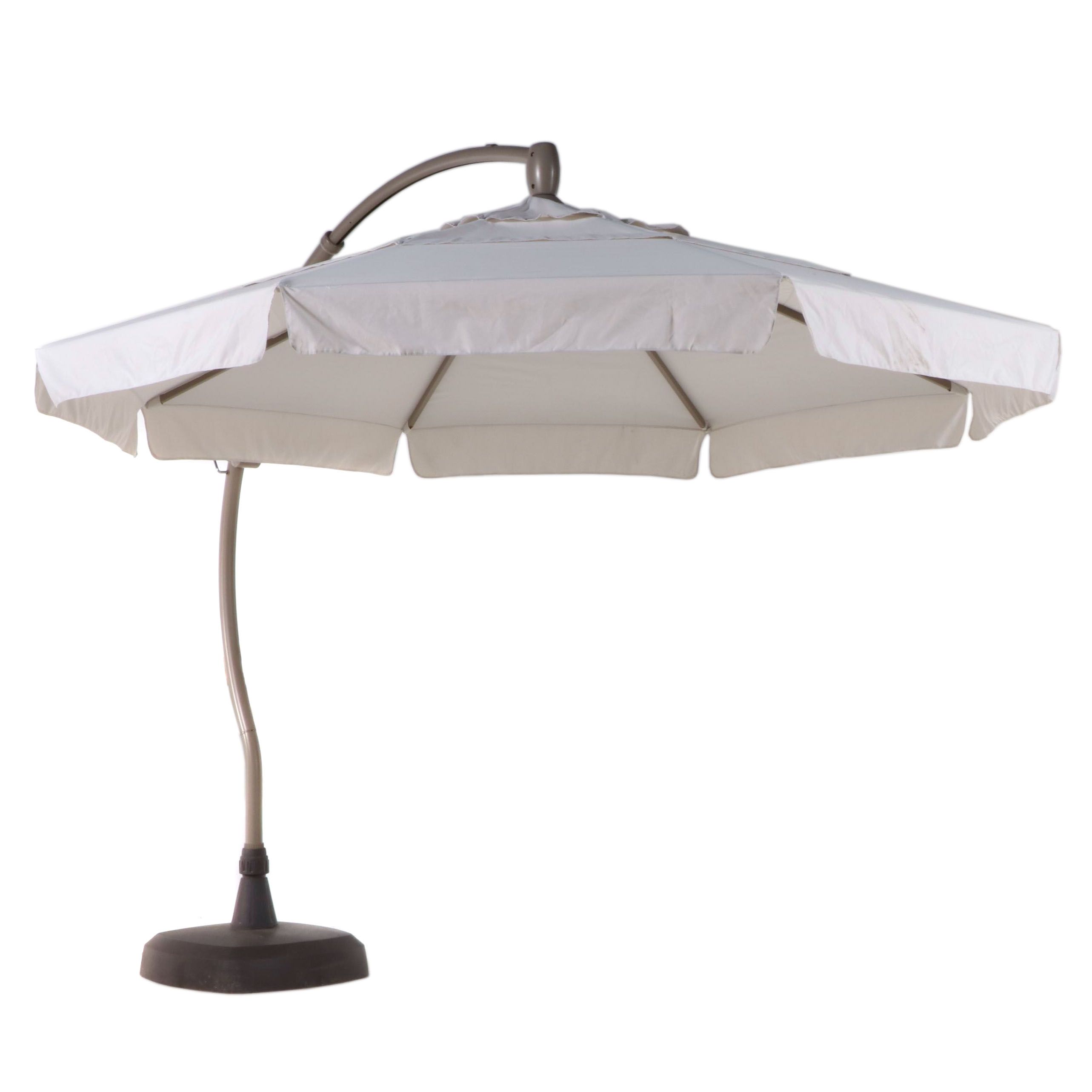 Frontgate O'Bravia Cantilever Patio Umbrella