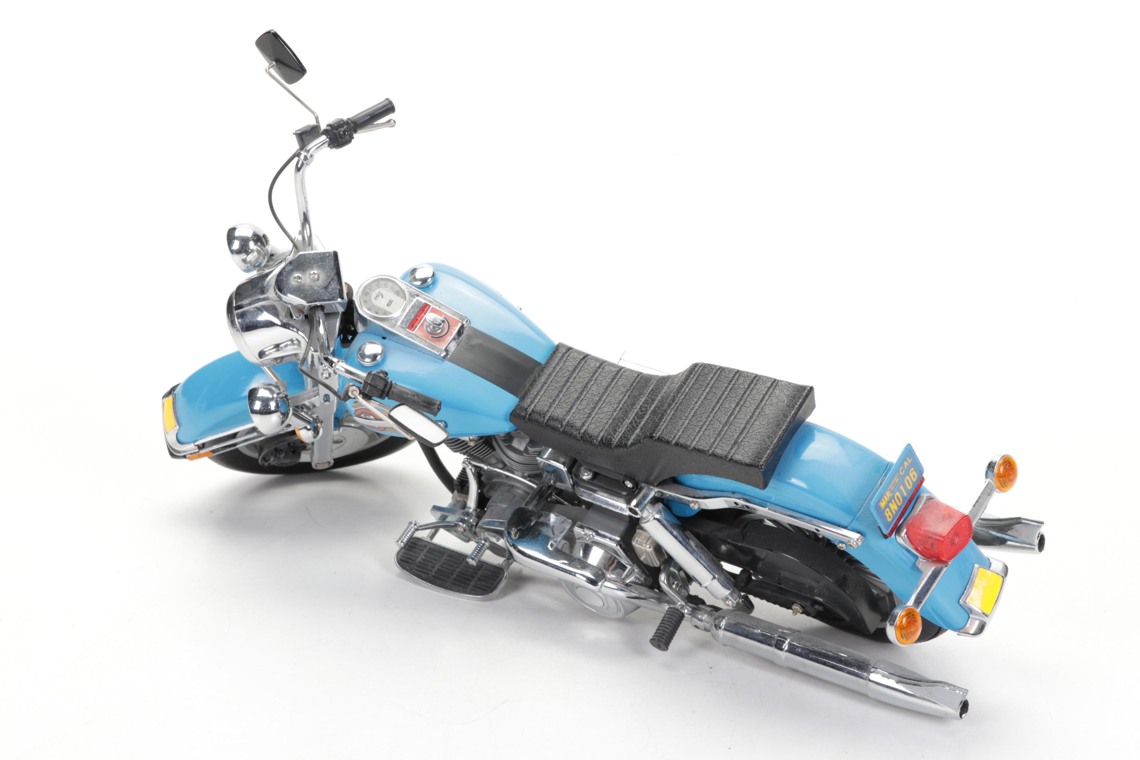 Maisto Premier Edition Mercedes-Benz SLS AMG 1/18 Diecast Car and Others